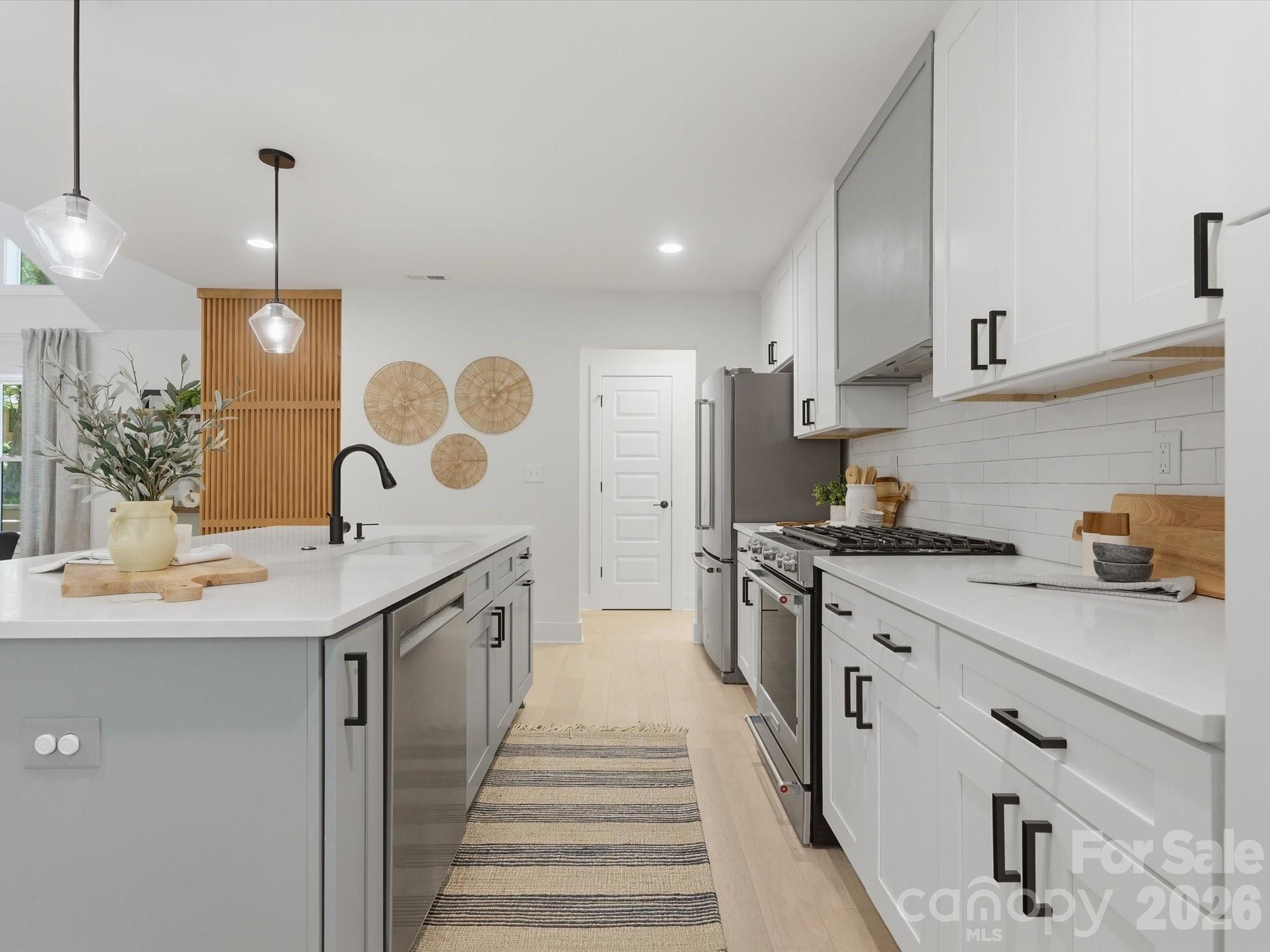 1611 E Barden Road — Charlotte
