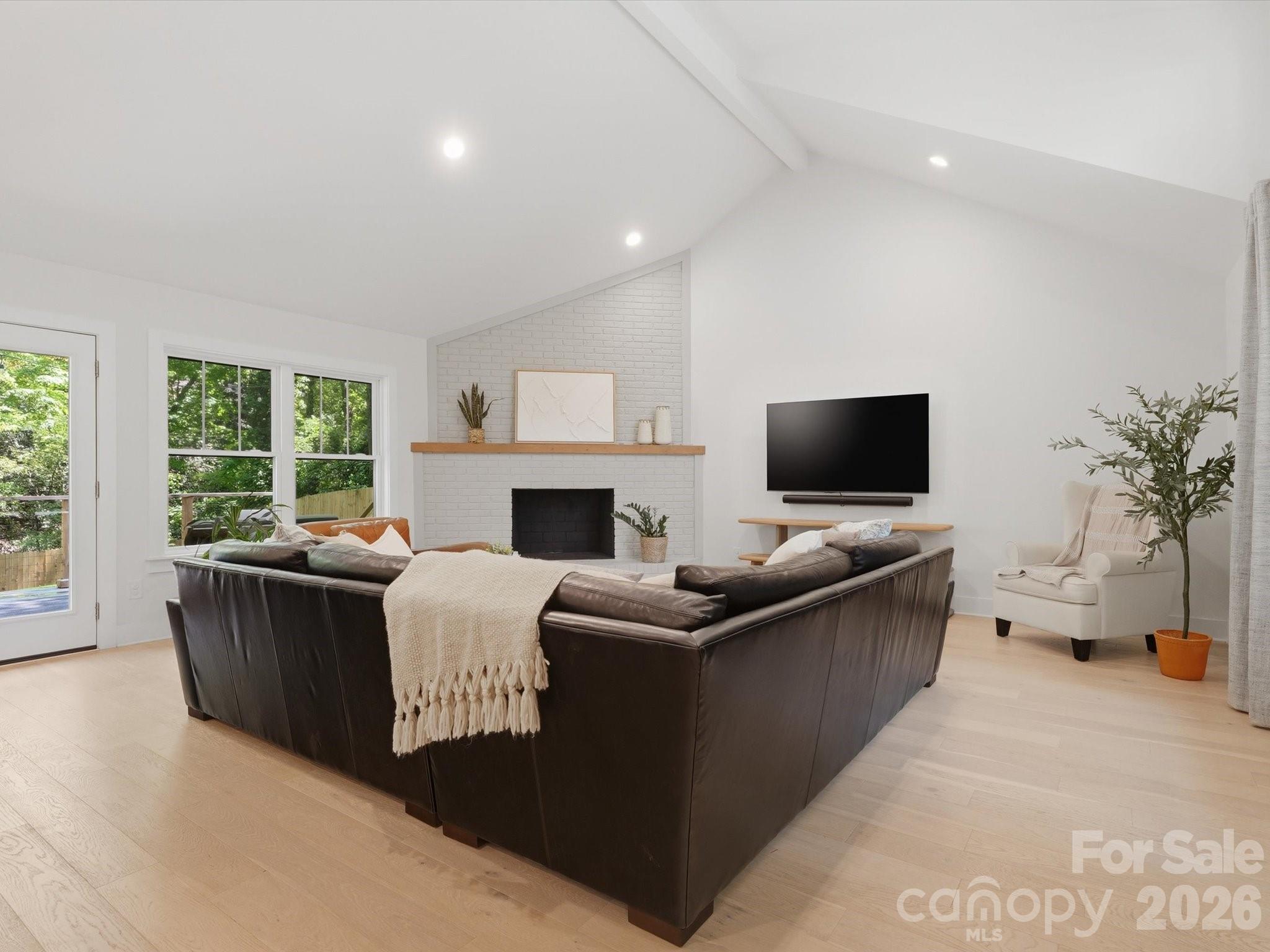1611 E Barden Road — Charlotte