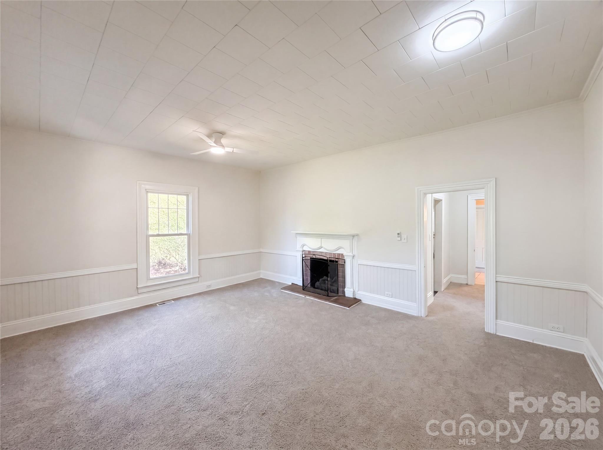 215 S Ferry Road — New London