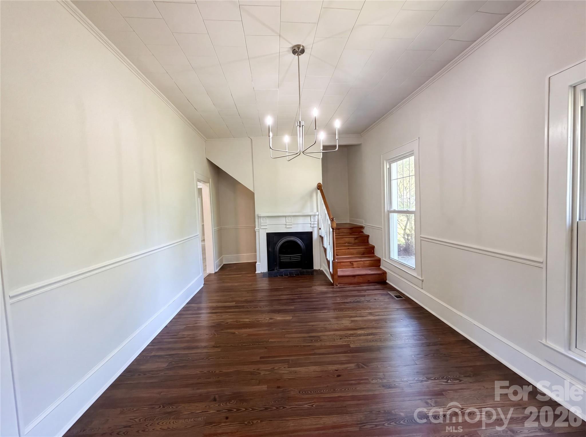 215 S Ferry Road — New London