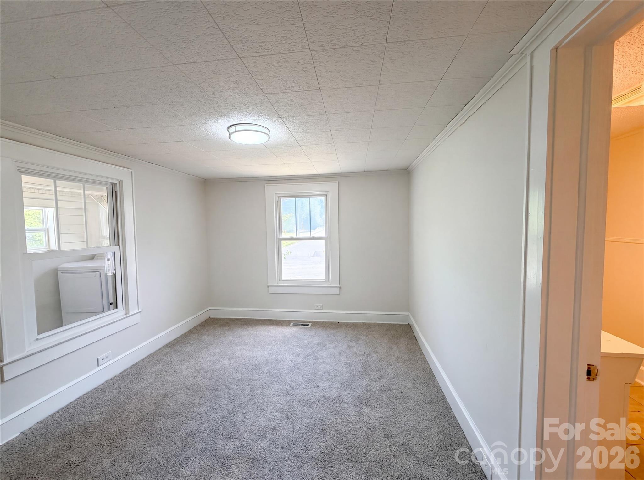 215 S Ferry Road — New London