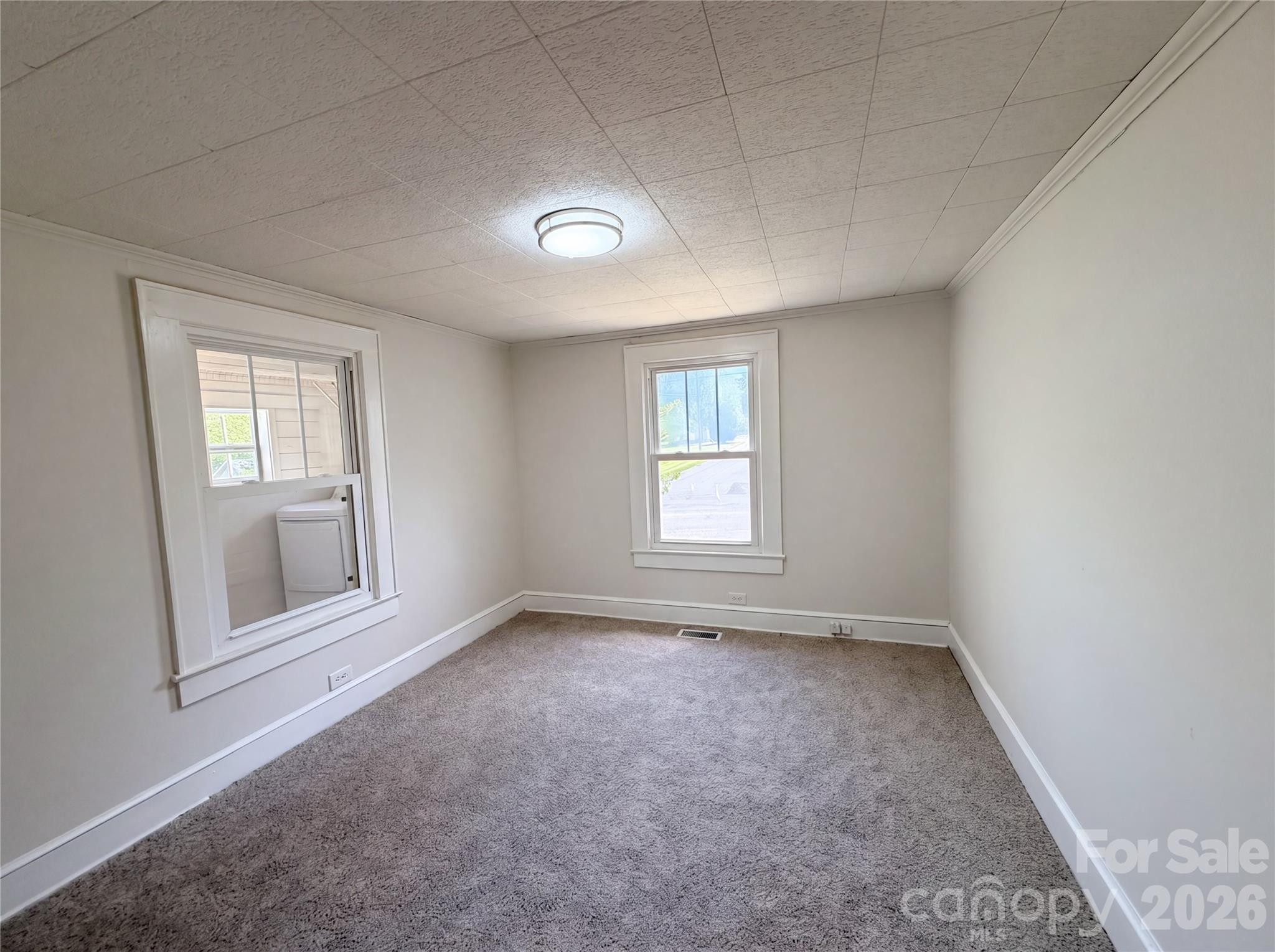 215 S Ferry Road — New London