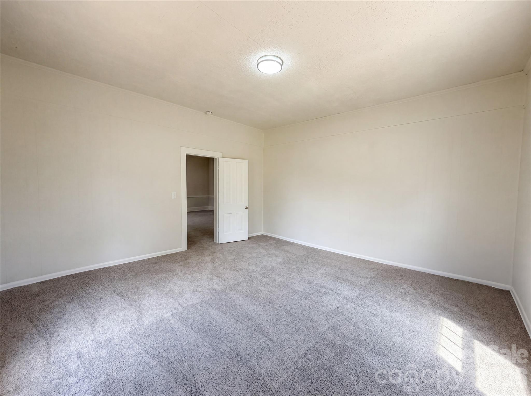 215 S Ferry Road — New London