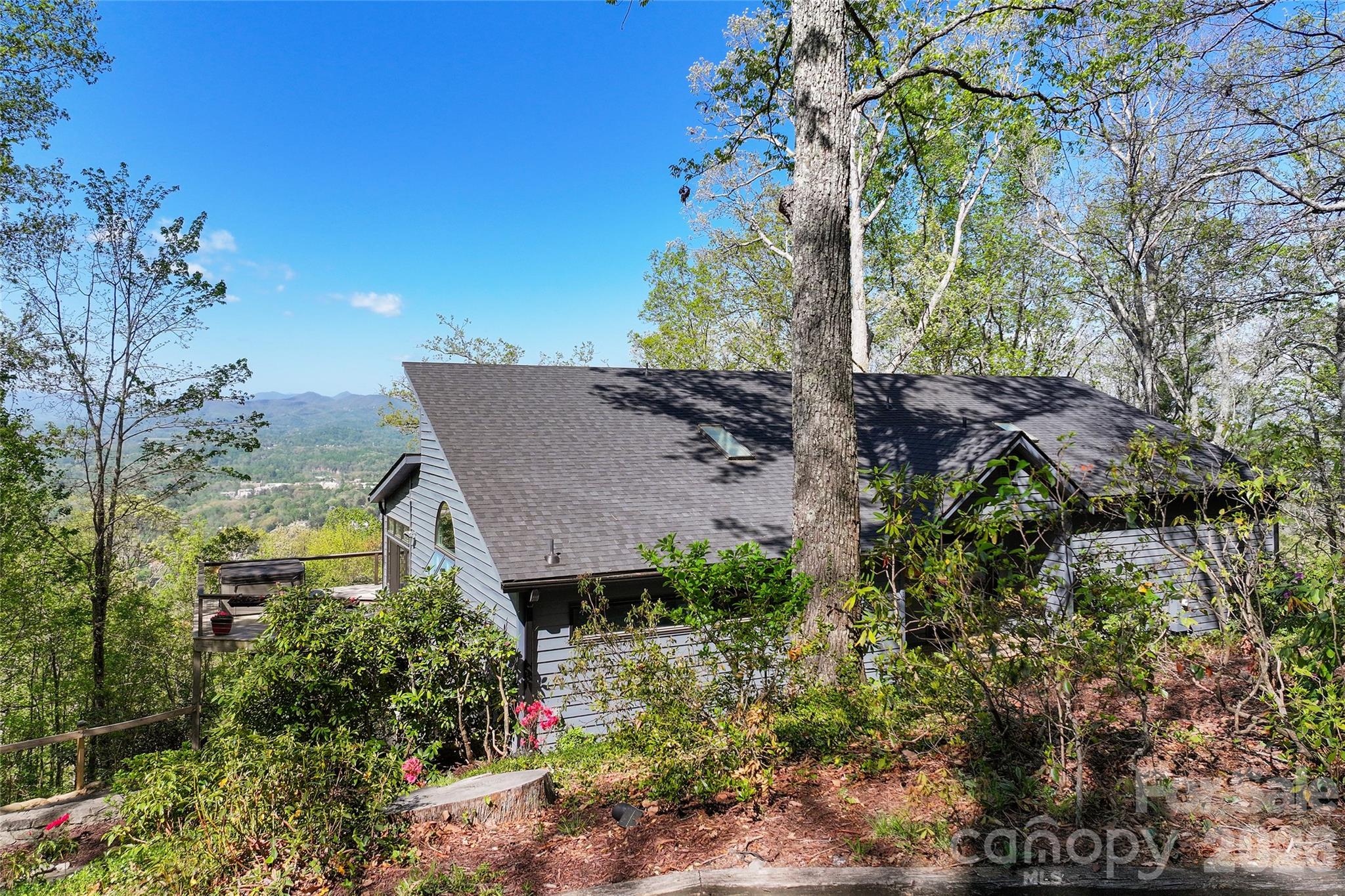 110 Crestwood Road — Asheville