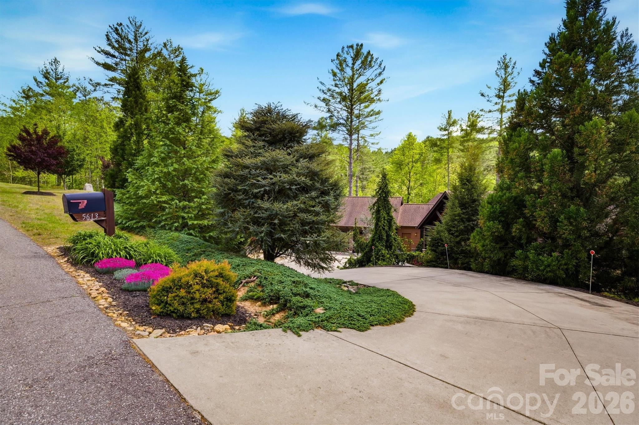 5613 Rocky Falls Lane #151 — Lenoir