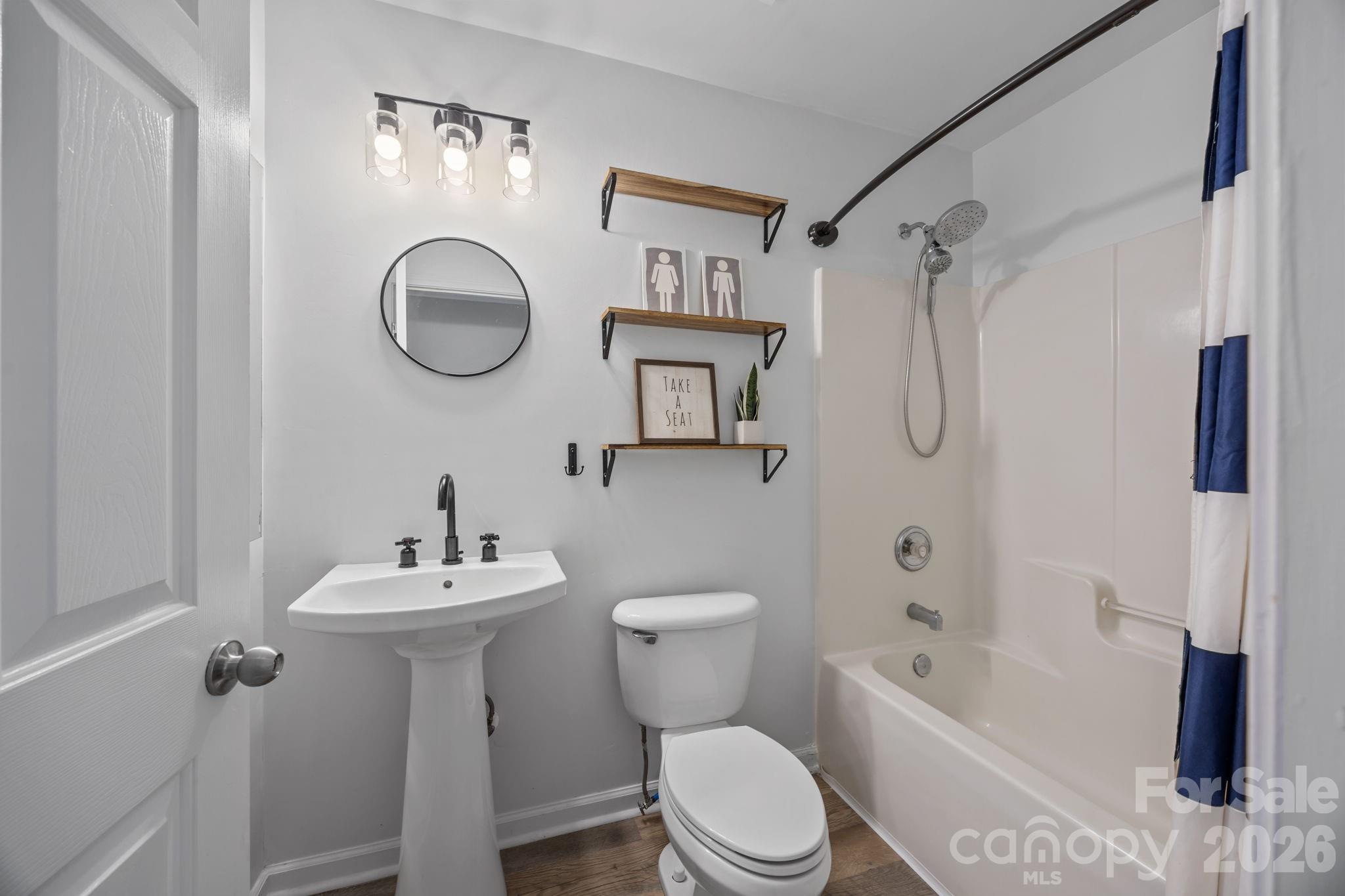 125 Sundown Cove Drive — Mooresville