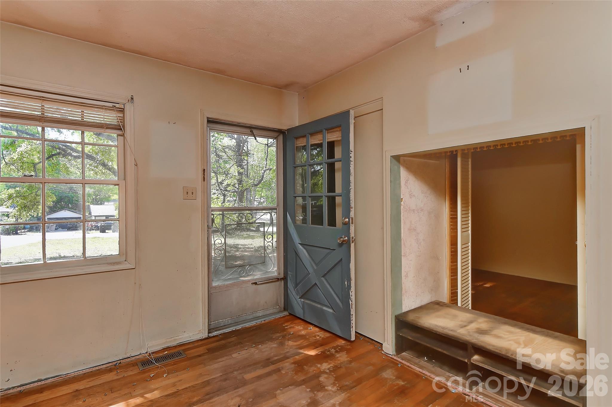 2513 Carroll Street — Monroe