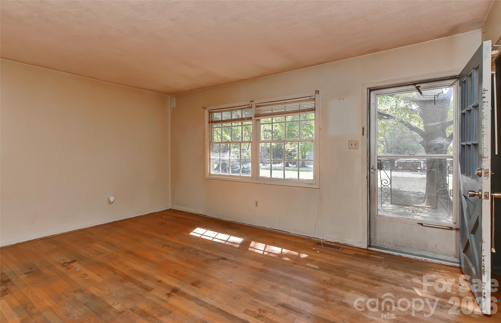 2513 Carroll Street — Monroe