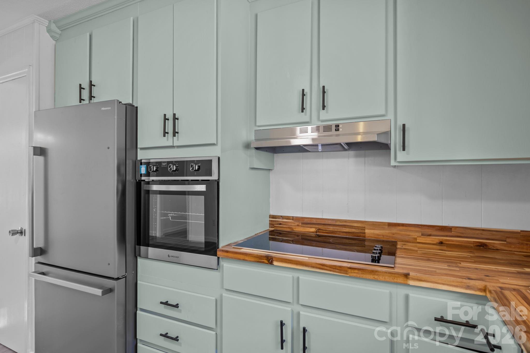 165 Hawkins Loop — Salisbury