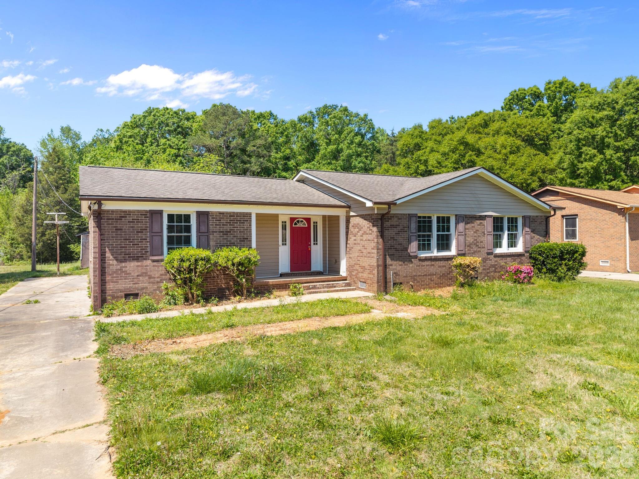 165 Hawkins Loop — Salisbury