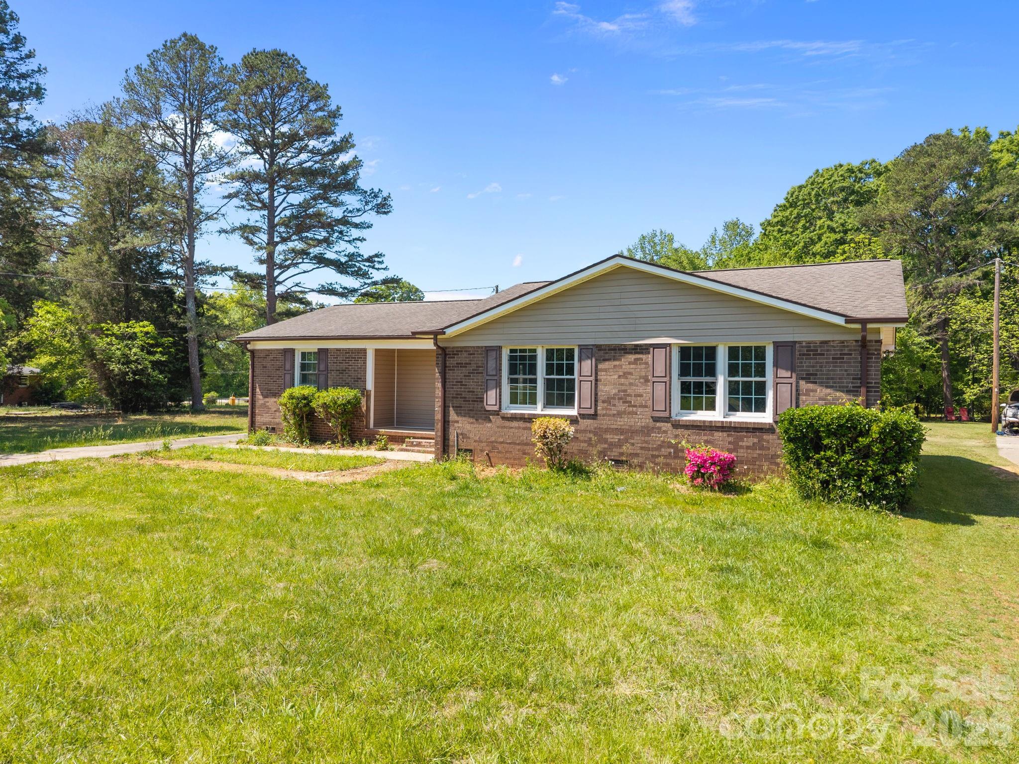 165 Hawkins Loop — Salisbury