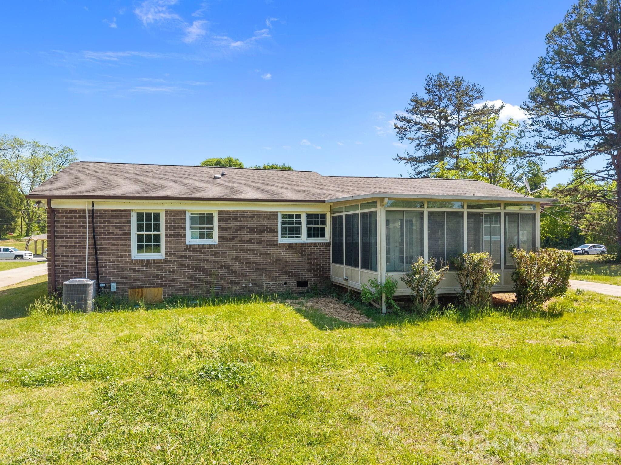 165 Hawkins Loop — Salisbury