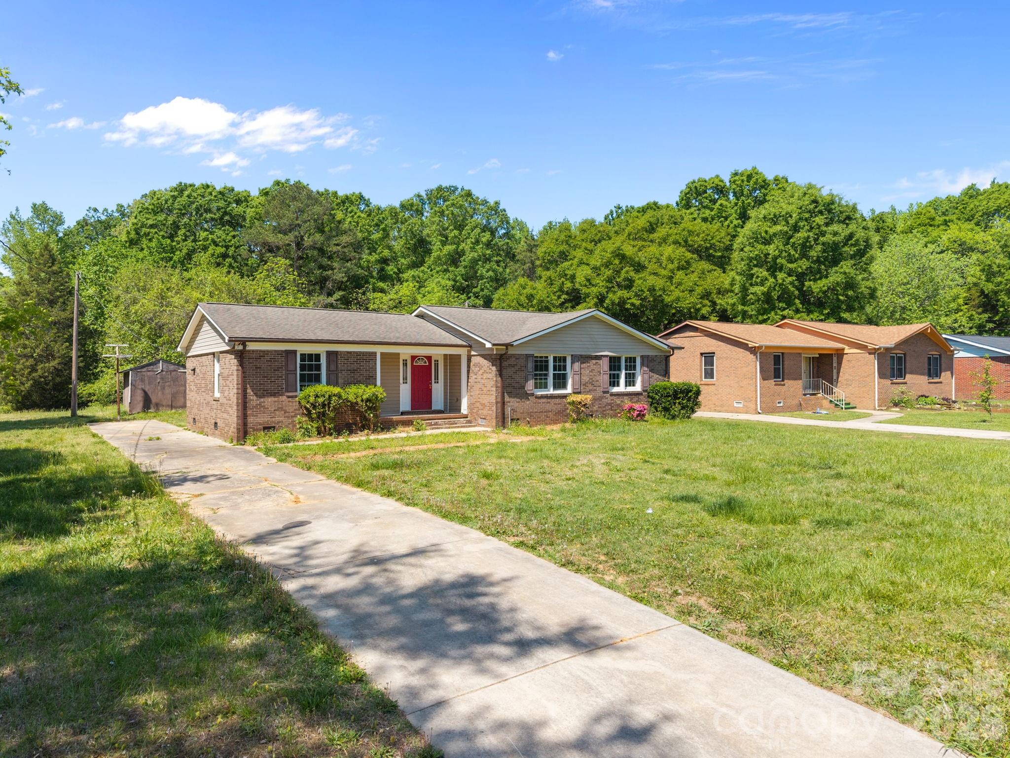 165 Hawkins Loop — Salisbury