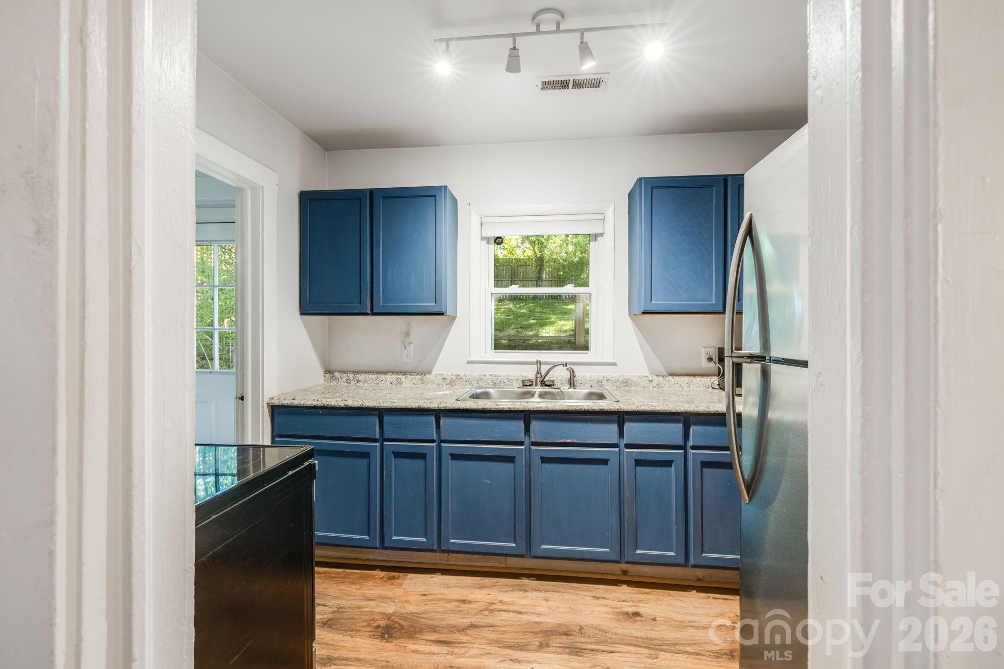 1148 Charlotte Highway — Fairview