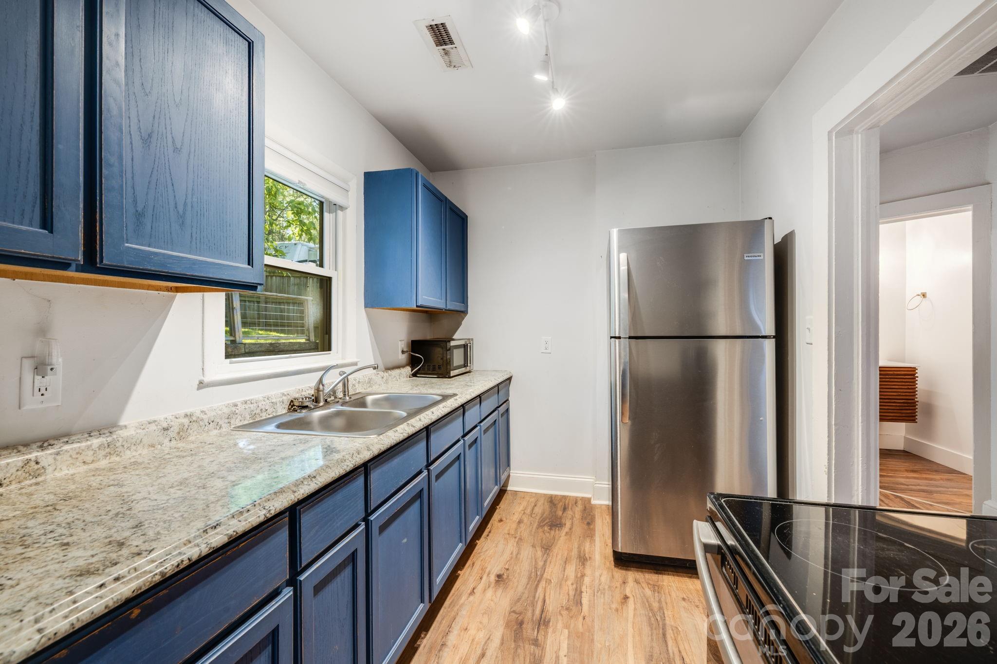 1148 Charlotte Highway — Fairview