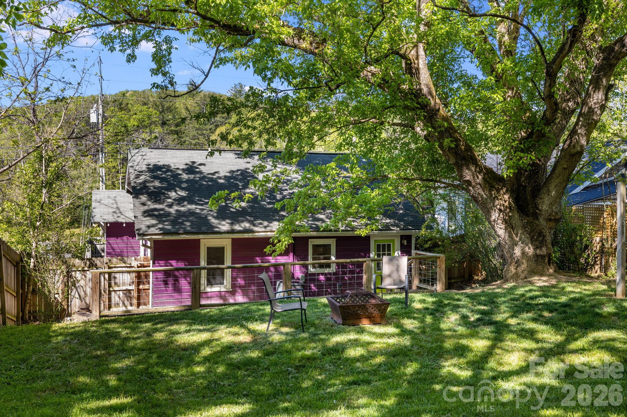 1148 Charlotte Highway — Fairview