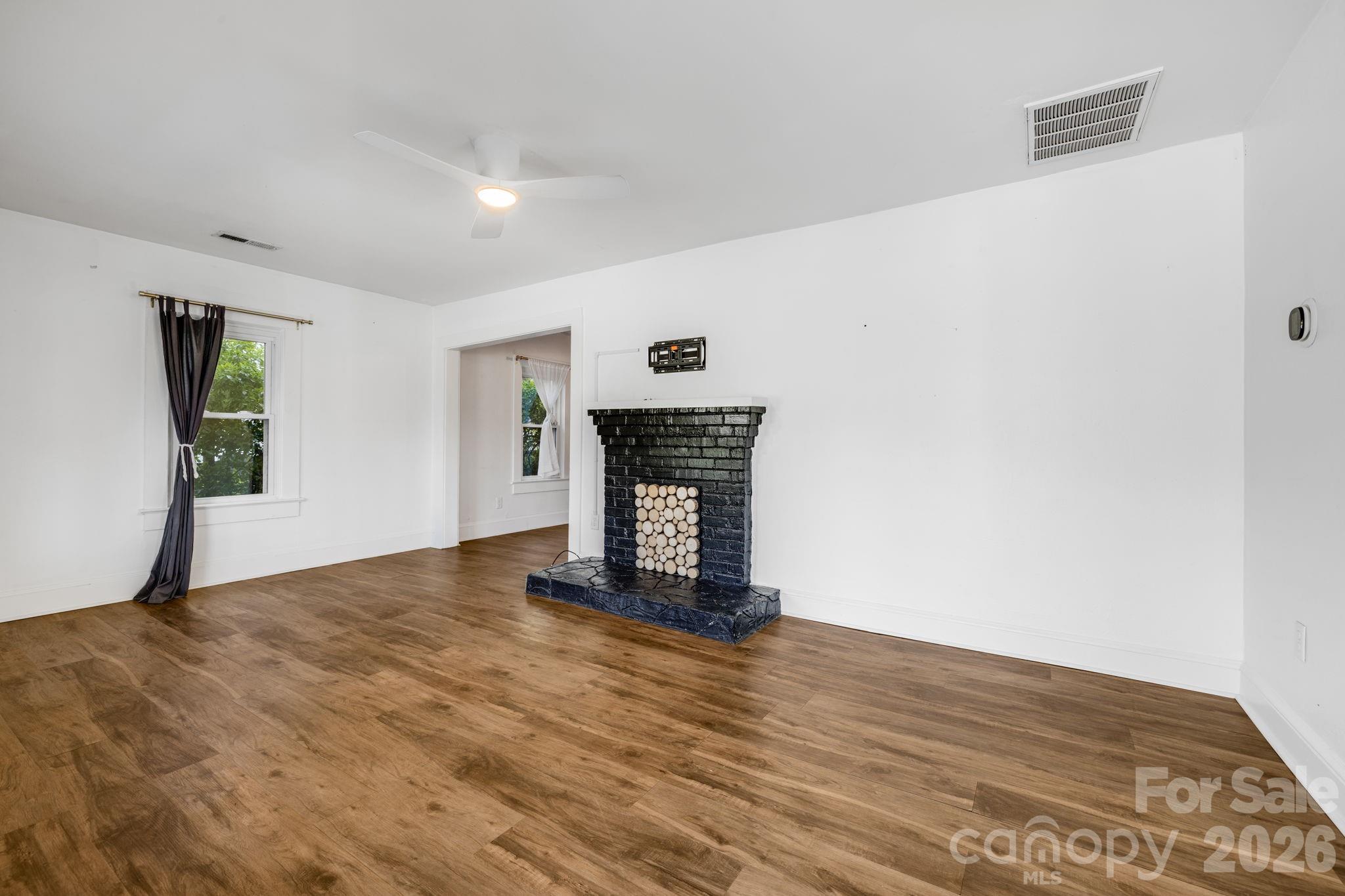 1148 Charlotte Highway — Fairview