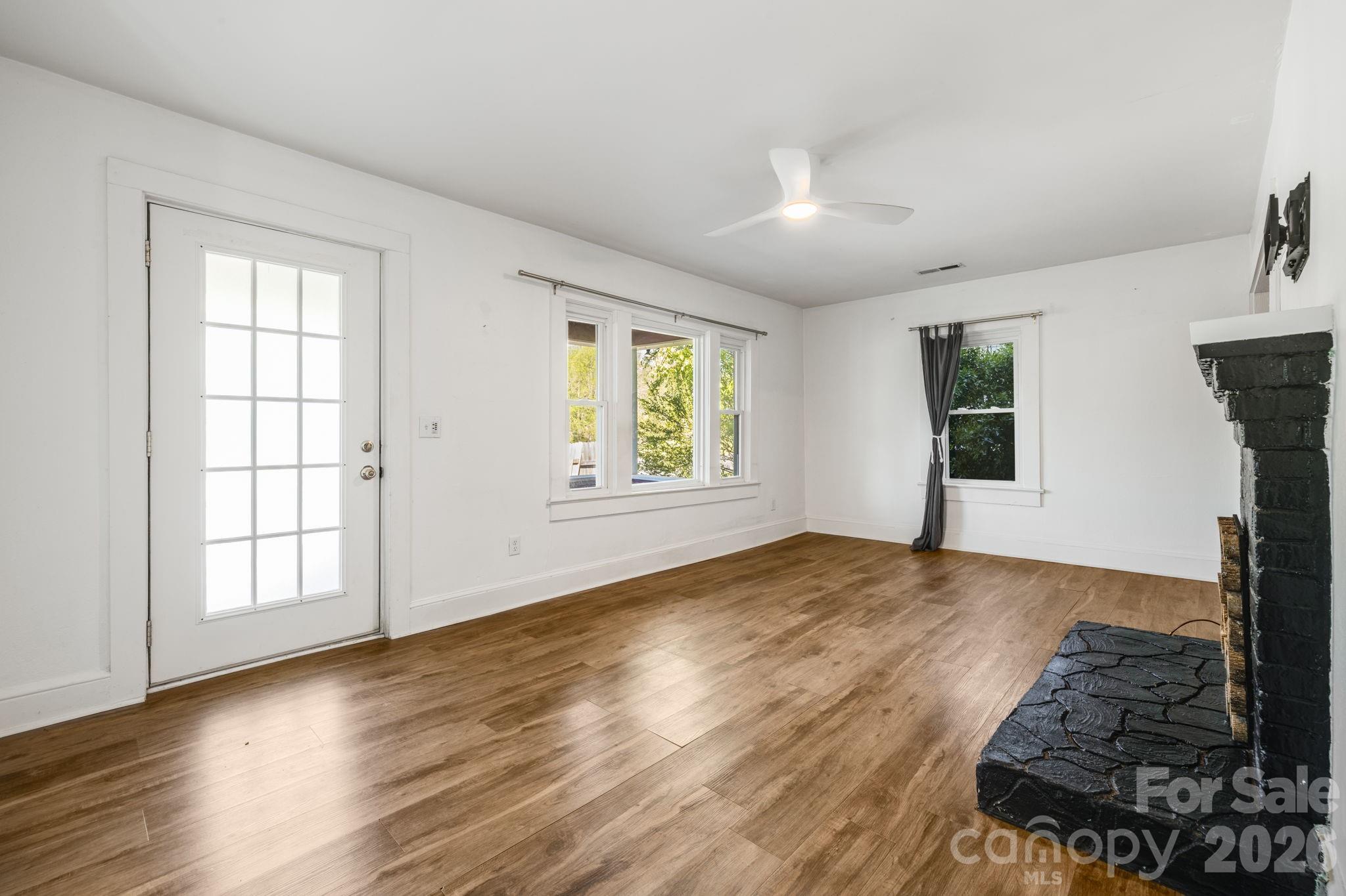 1148 Charlotte Highway — Fairview