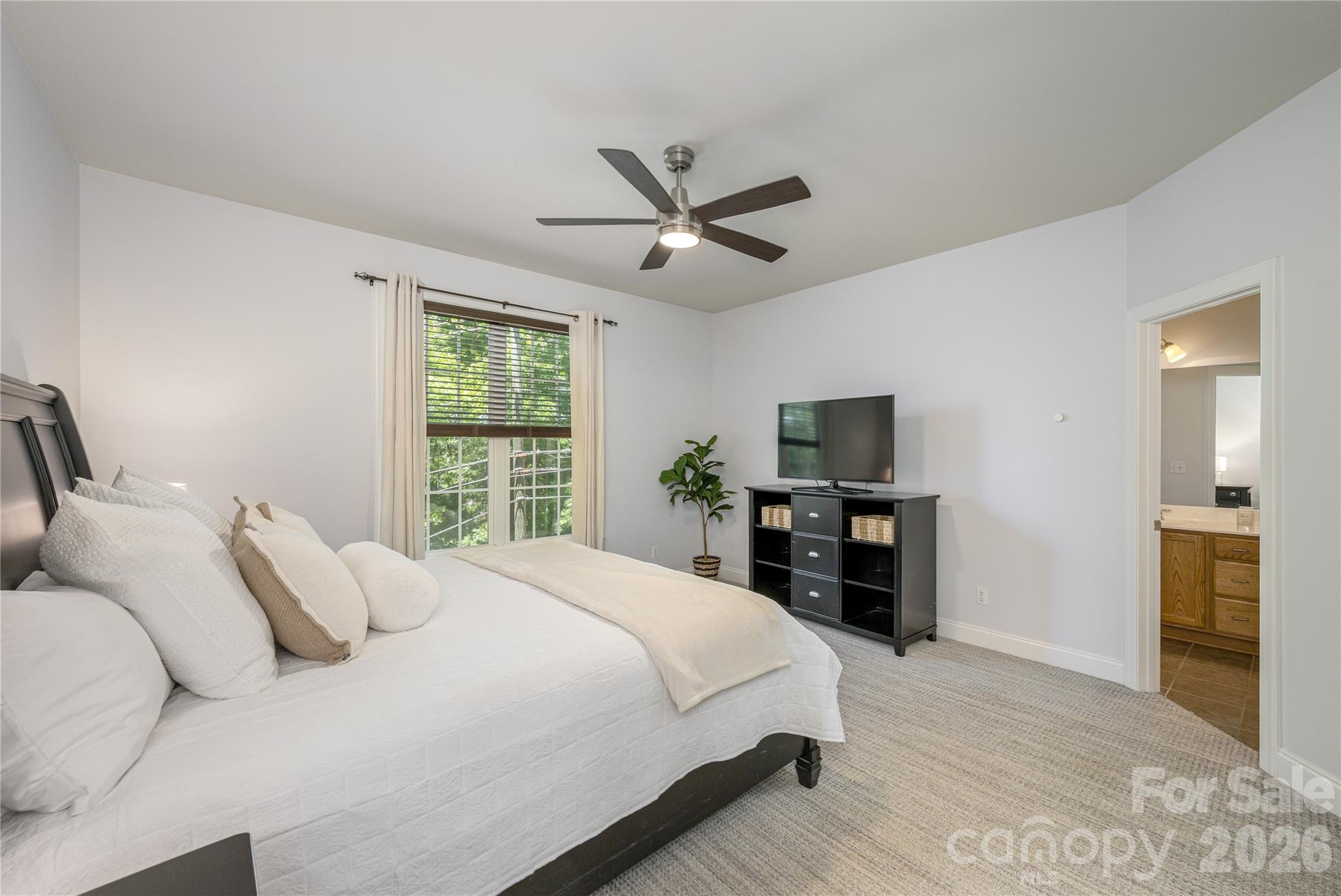5 Hoolet Court — Biltmore Lake