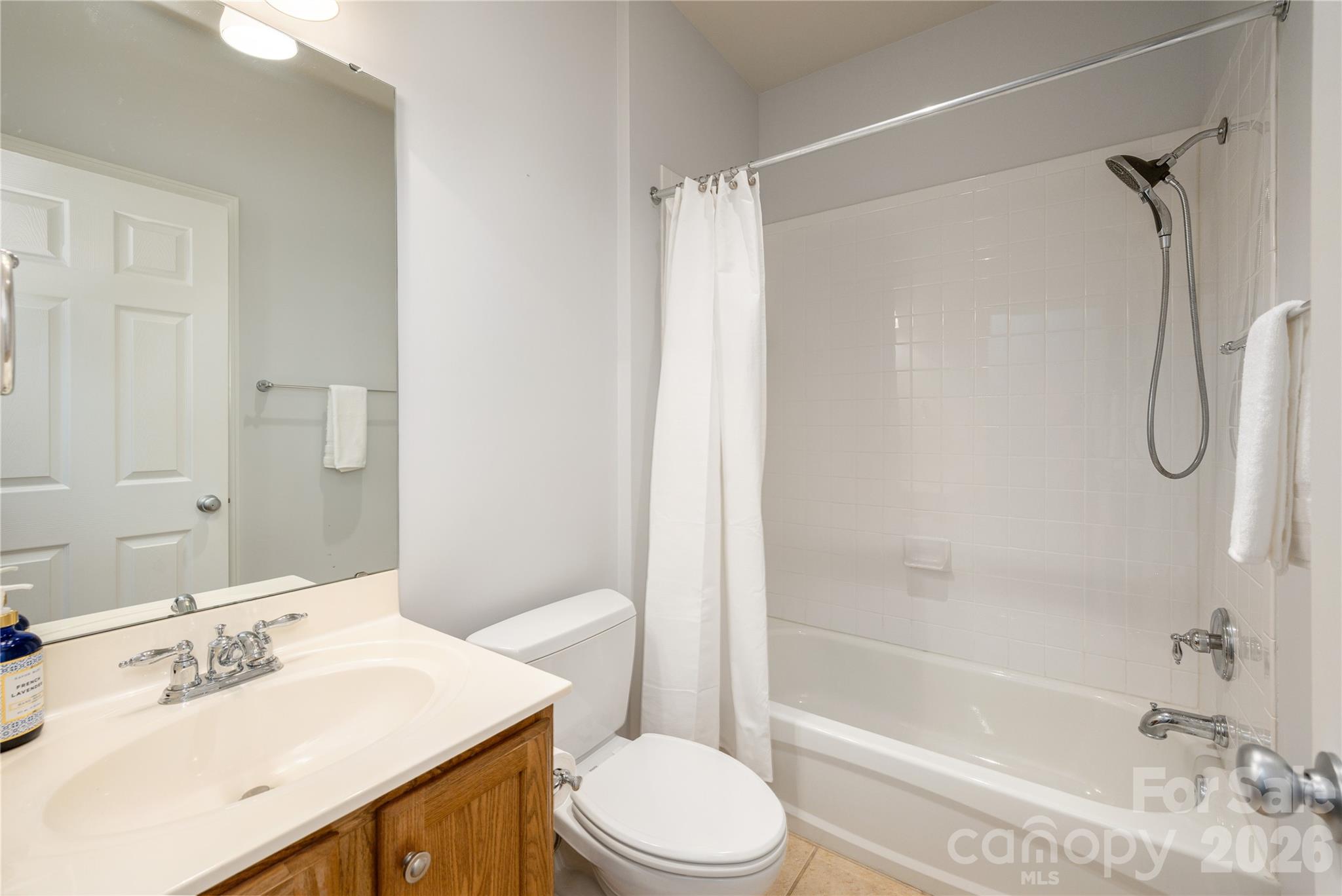 5 Hoolet Court — Biltmore Lake