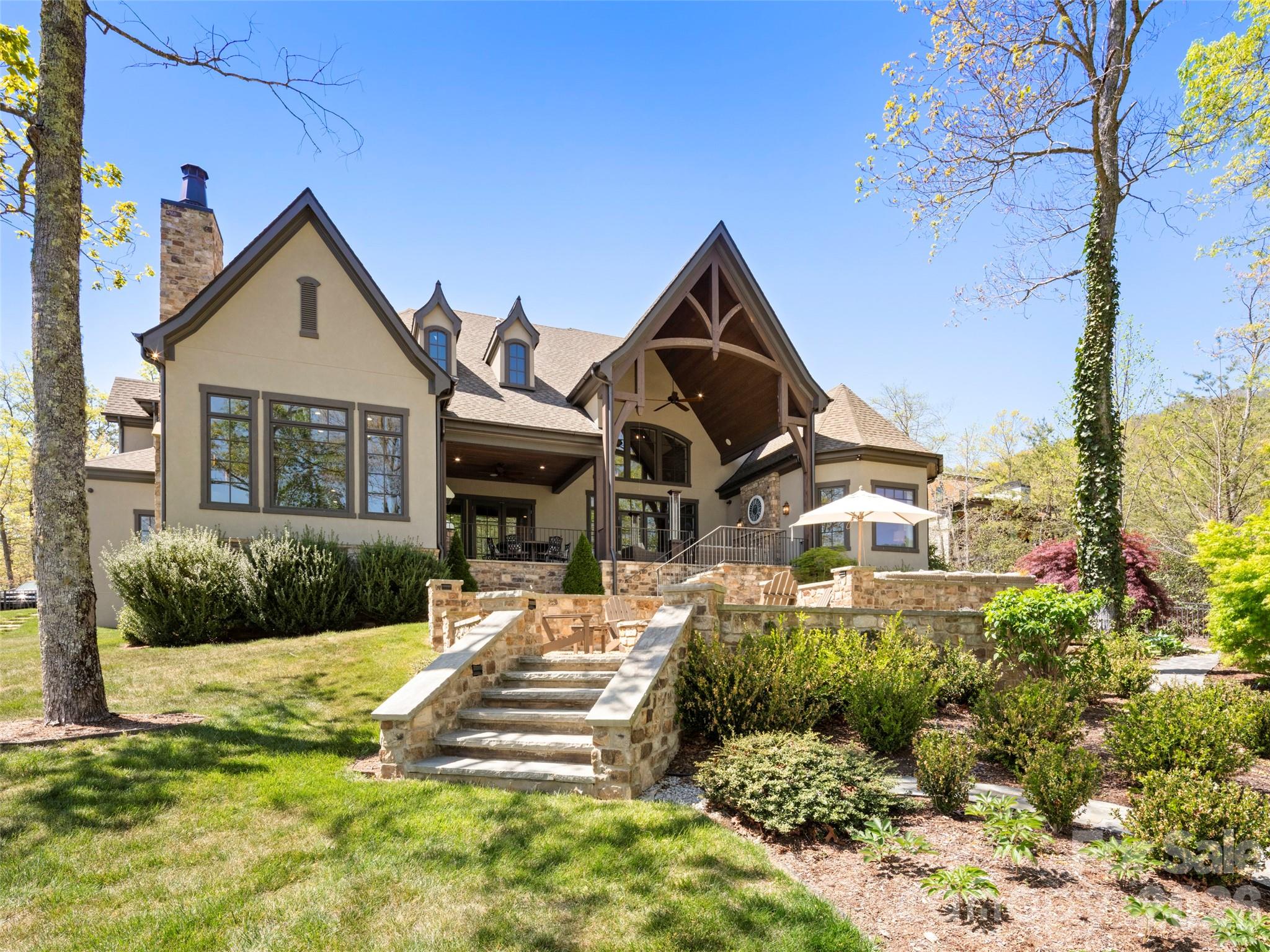 1925 White Tree Trail — Arden