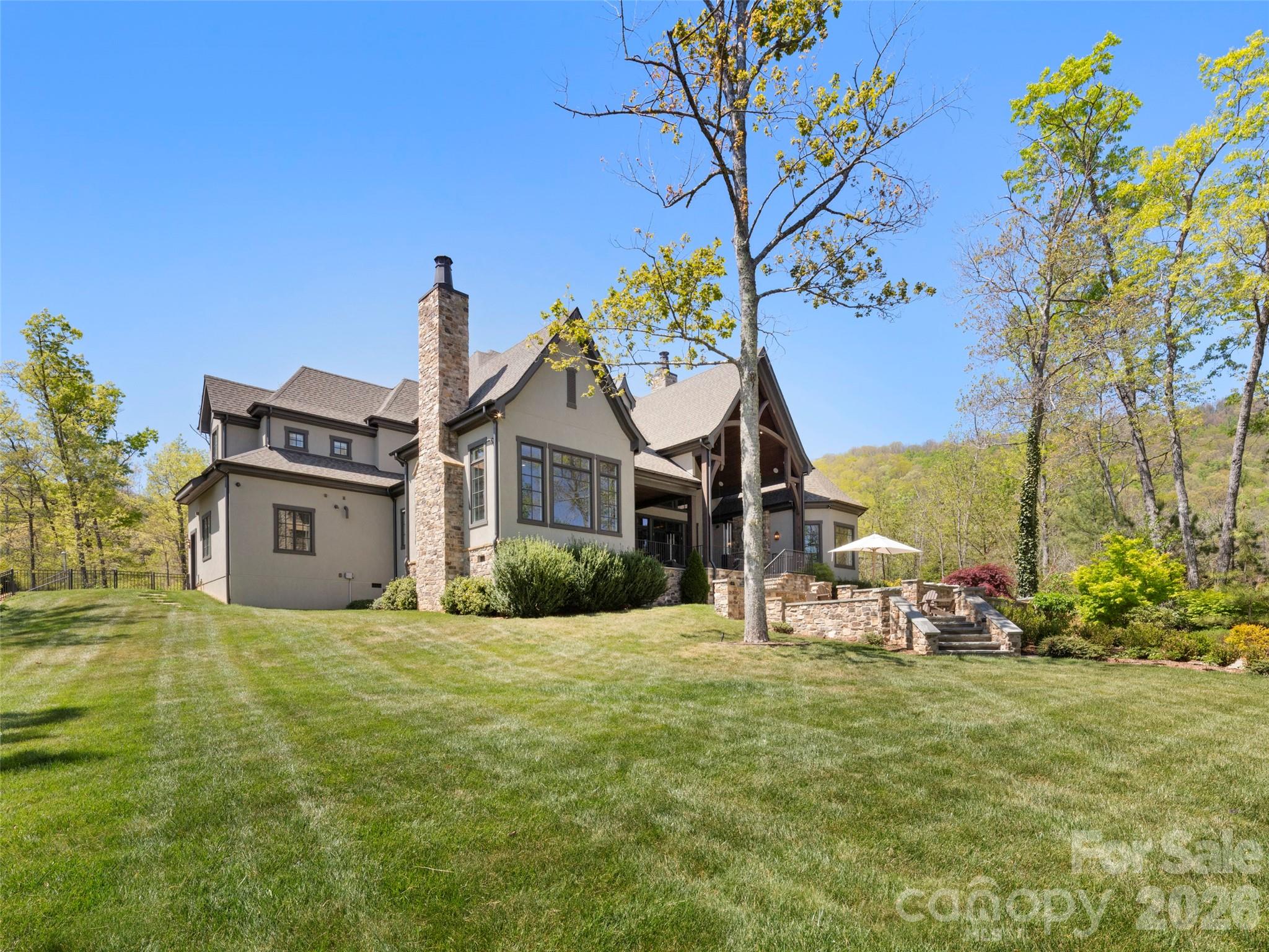 1925 White Tree Trail — Arden