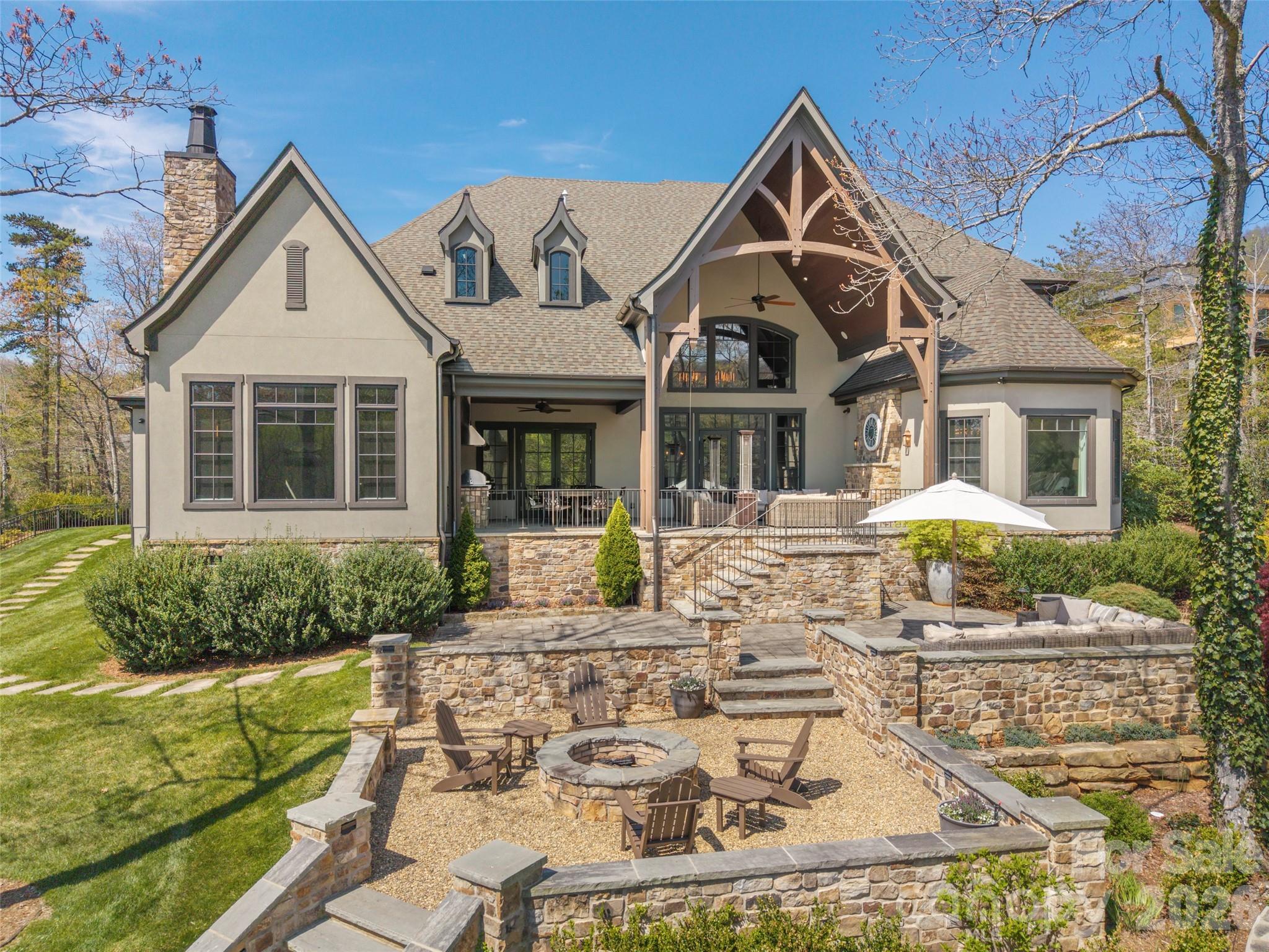 1925 White Tree Trail — Arden