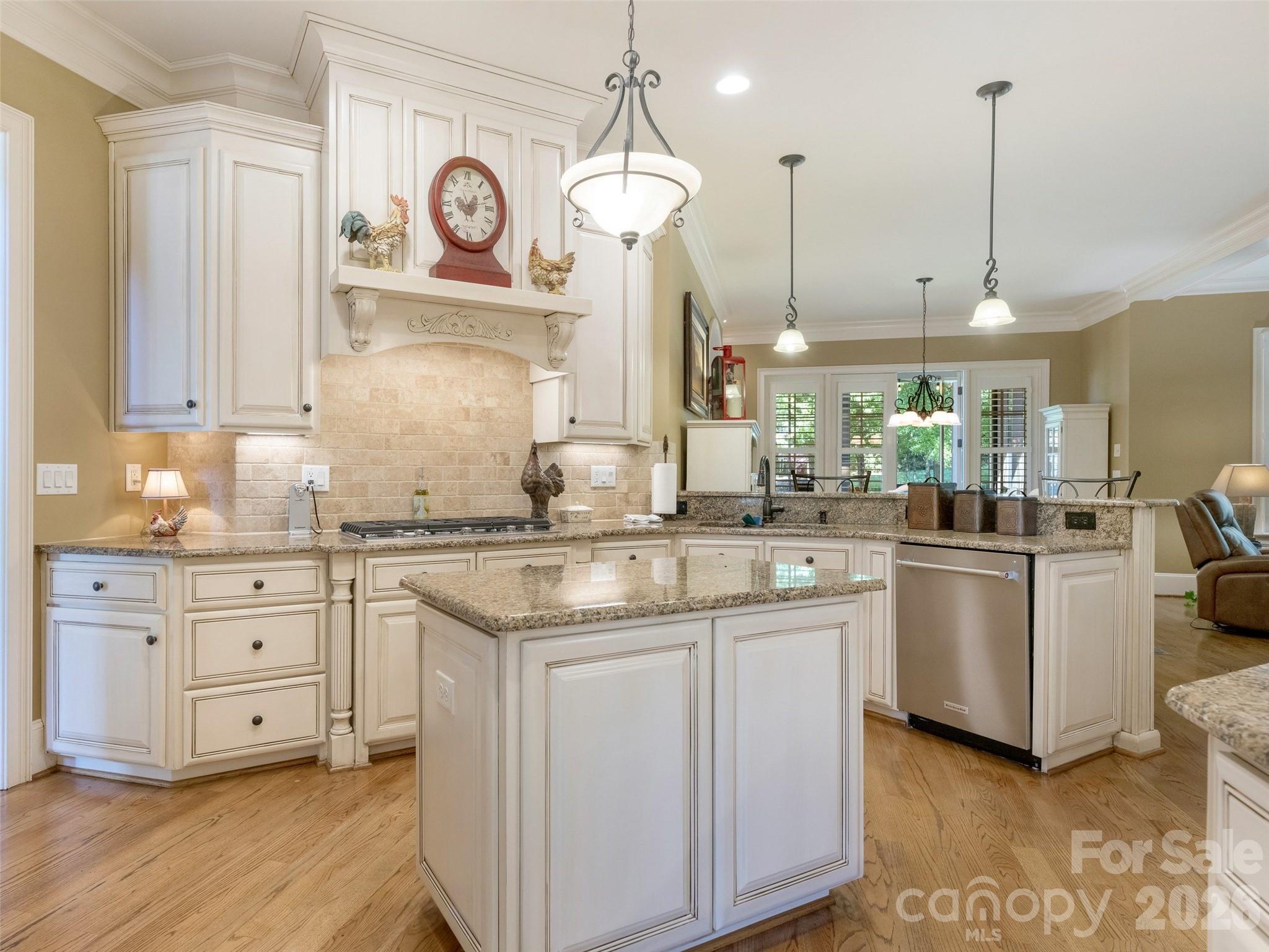 2130 Garden View Lane — Matthews