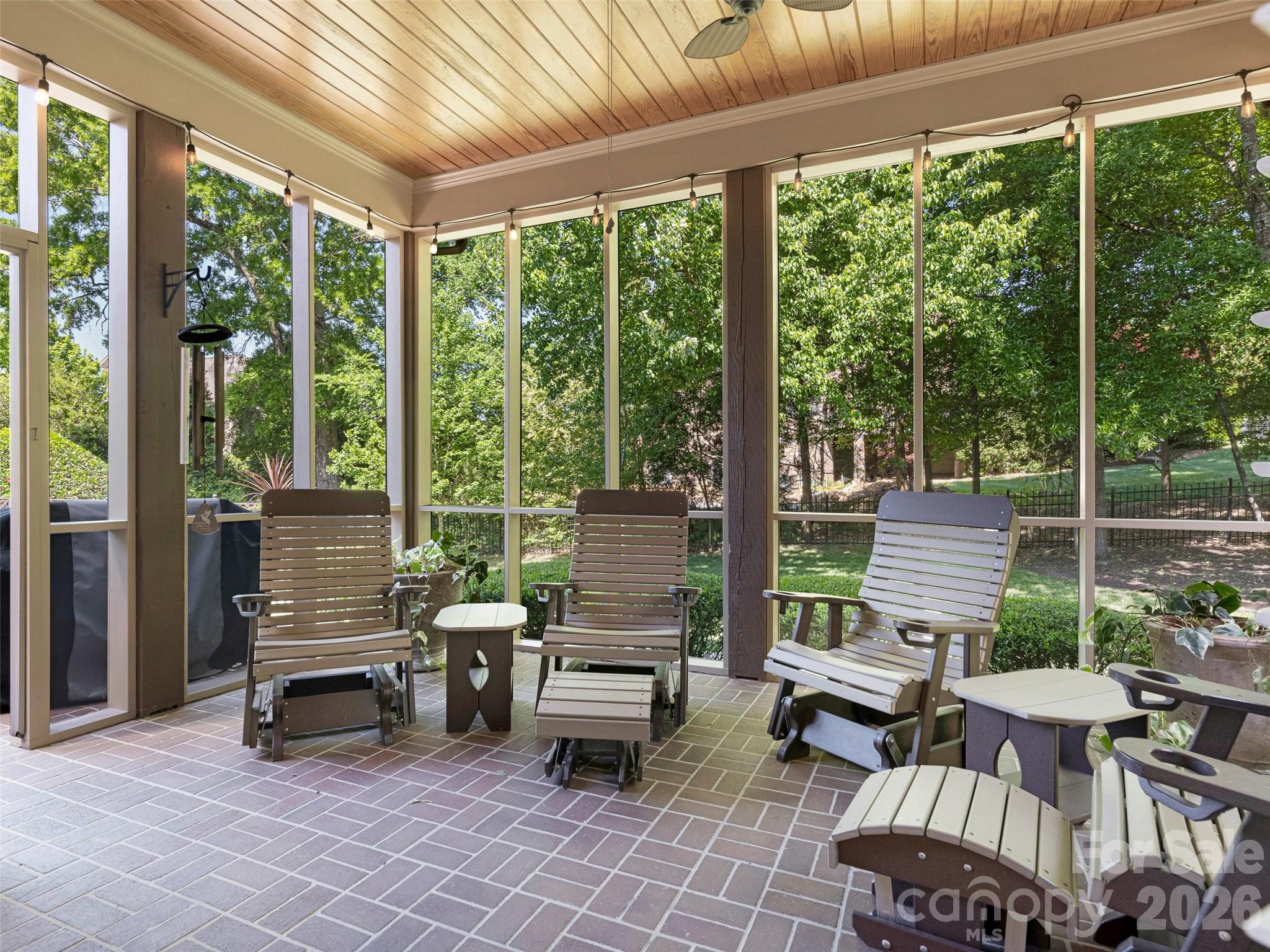 2130 Garden View Lane — Matthews