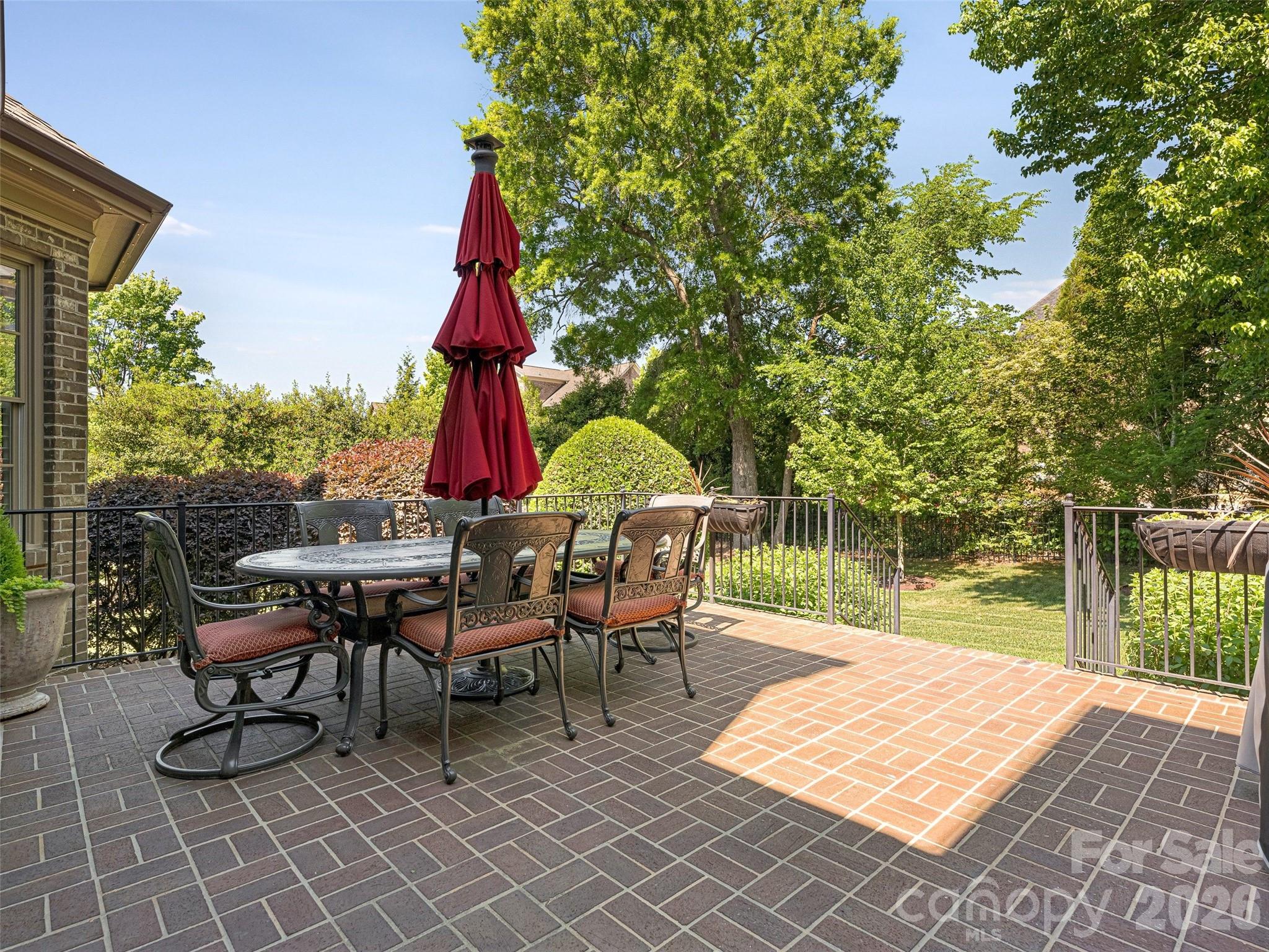 2130 Garden View Lane — Matthews