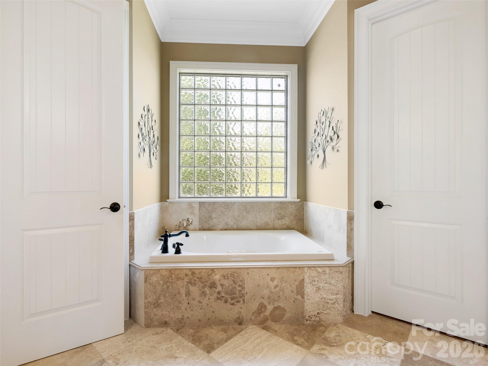 2130 Garden View Lane — Matthews
