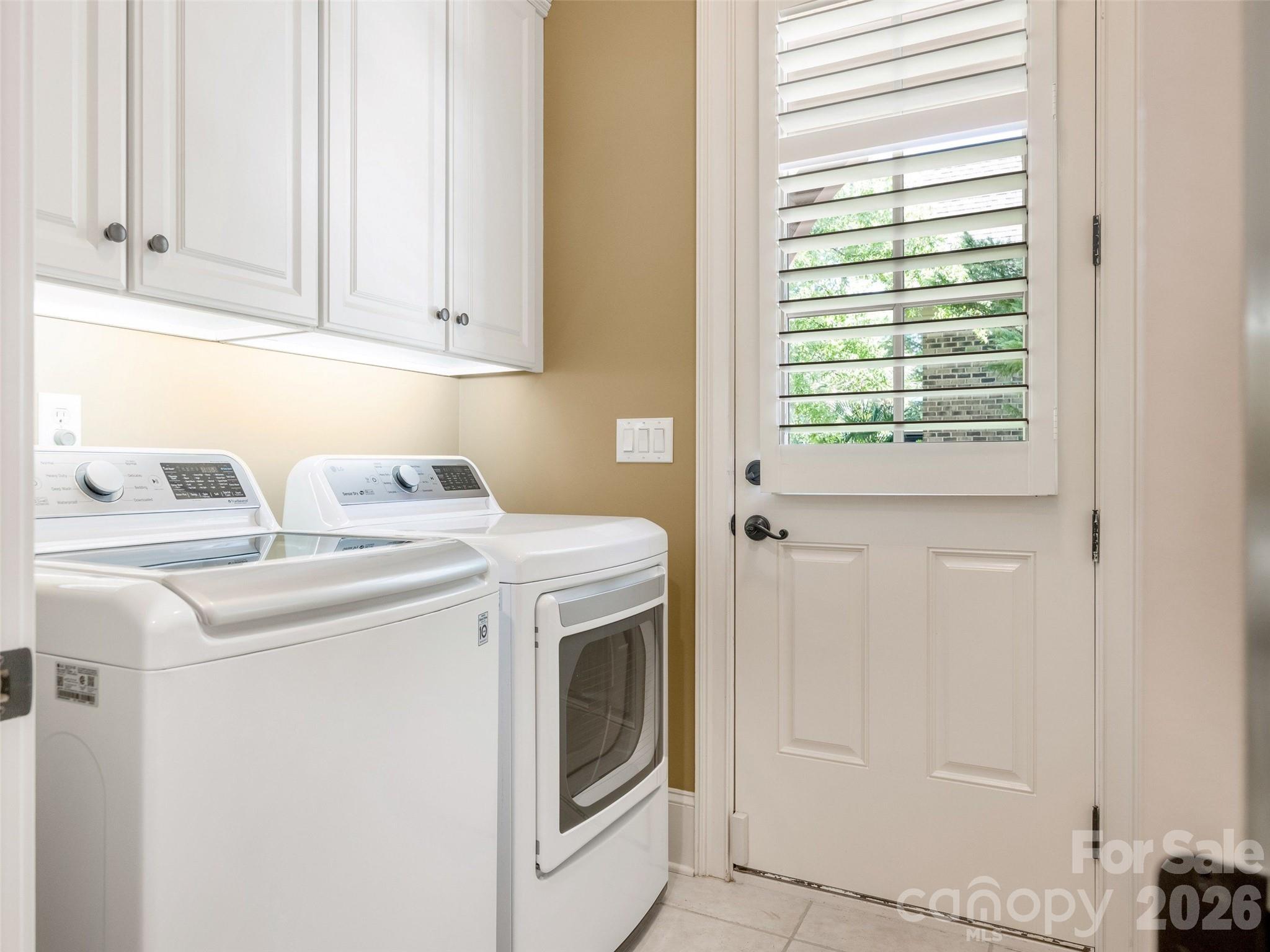 2130 Garden View Lane — Matthews