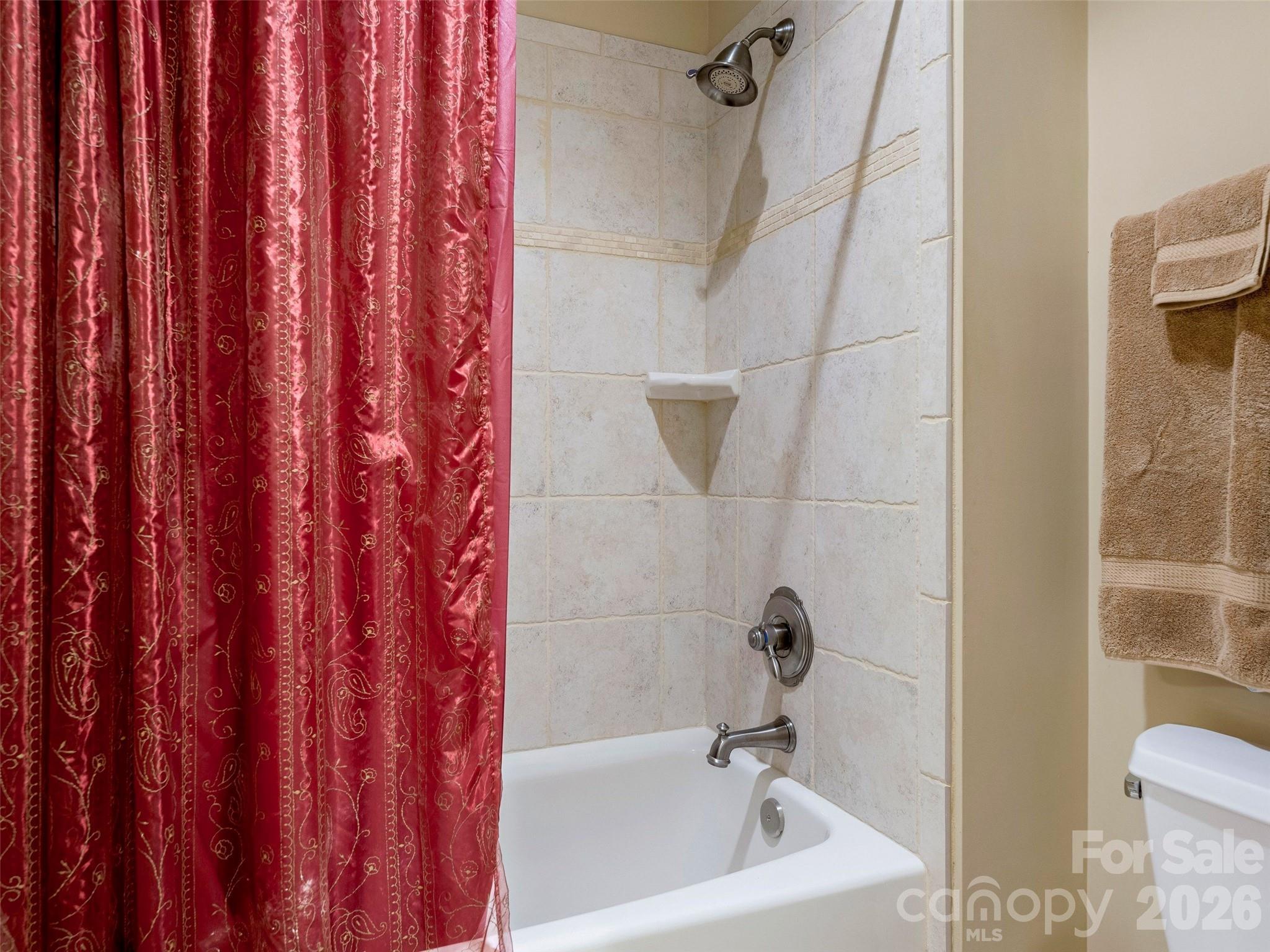 2130 Garden View Lane — Matthews