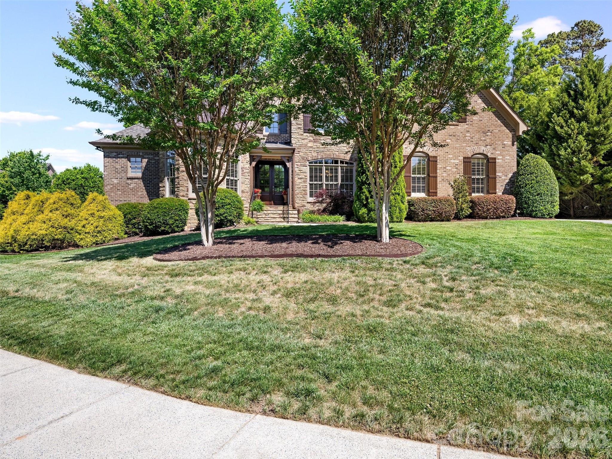 2130 Garden View Lane — Matthews