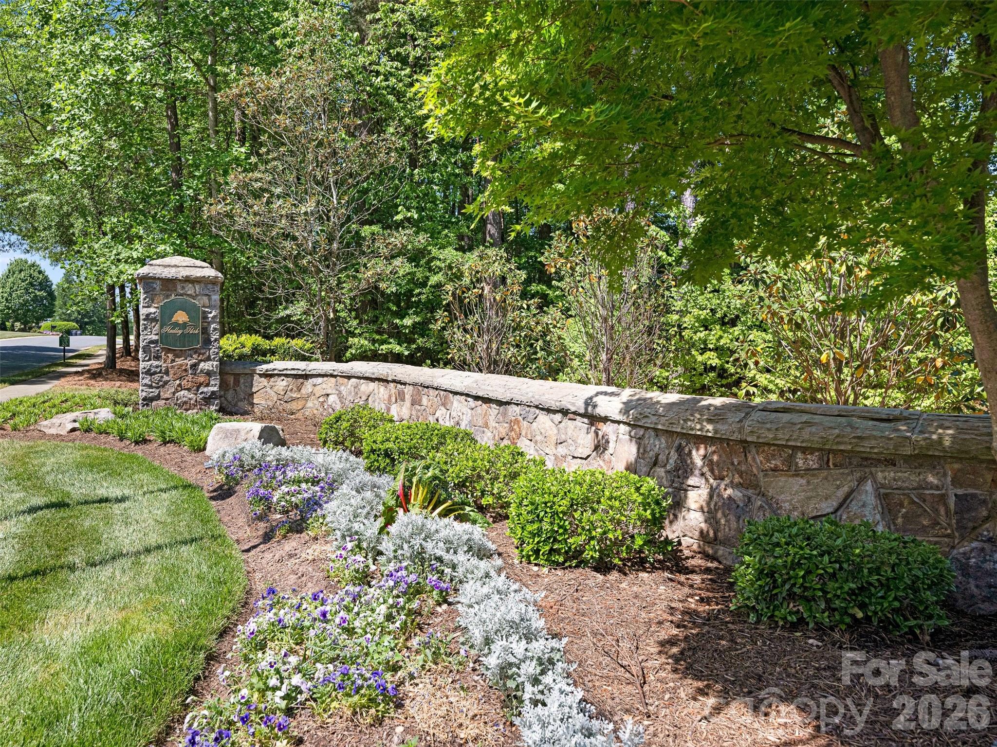 2130 Garden View Lane — Matthews