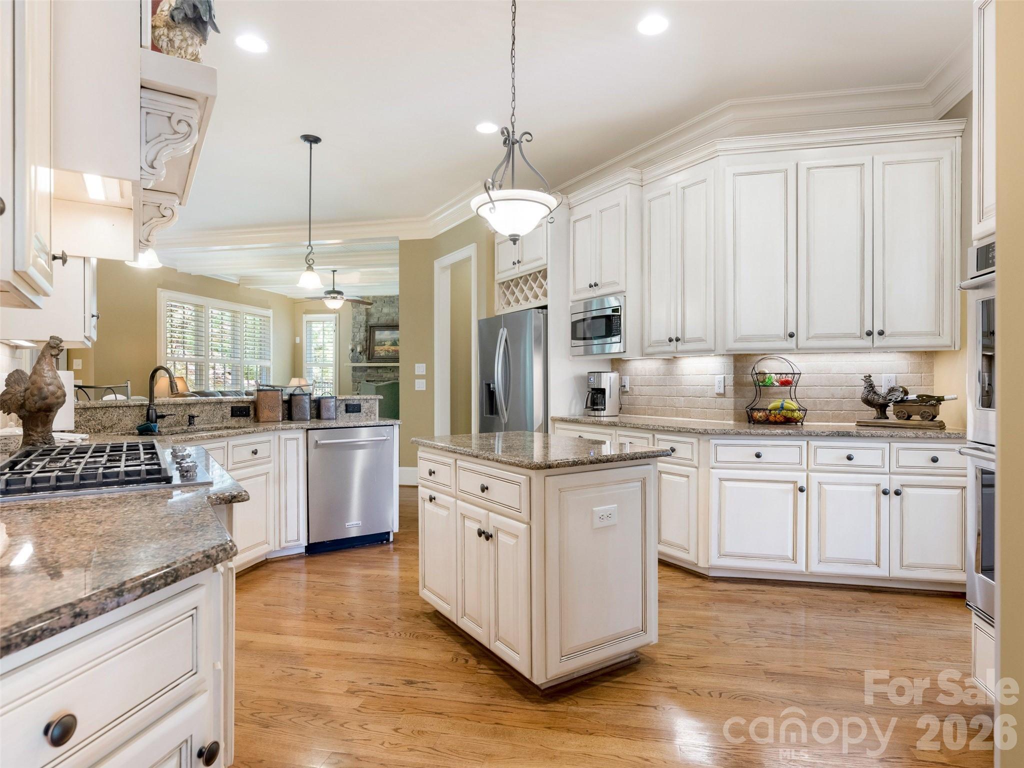 2130 Garden View Lane — Matthews