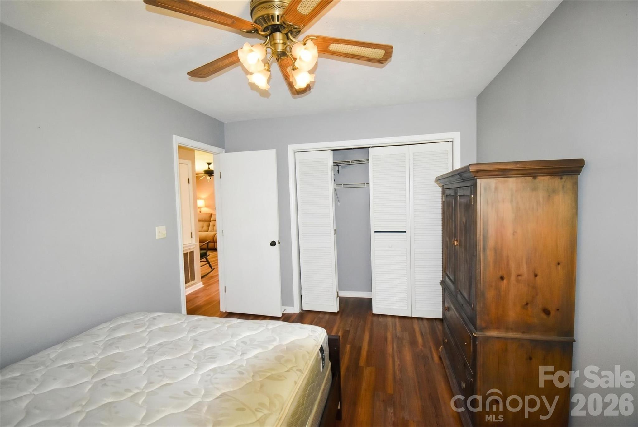 14 N Willow Wood Trail — Hendersonville