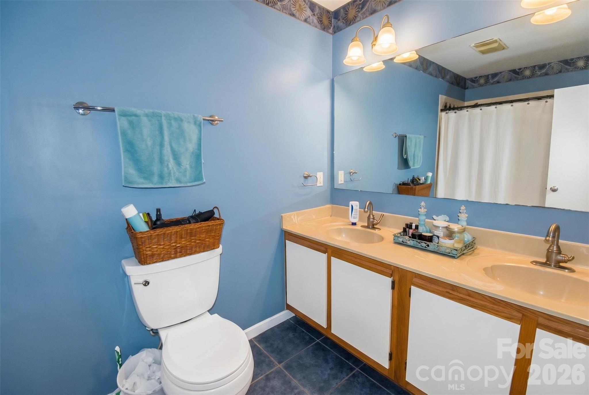 14 N Willow Wood Trail — Hendersonville