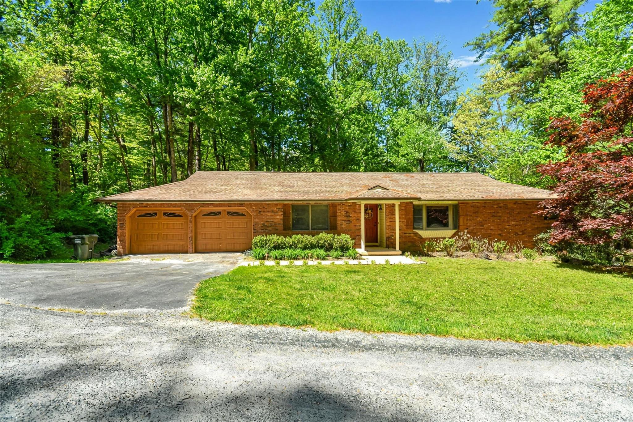 14 N Willow Wood Trail — Hendersonville