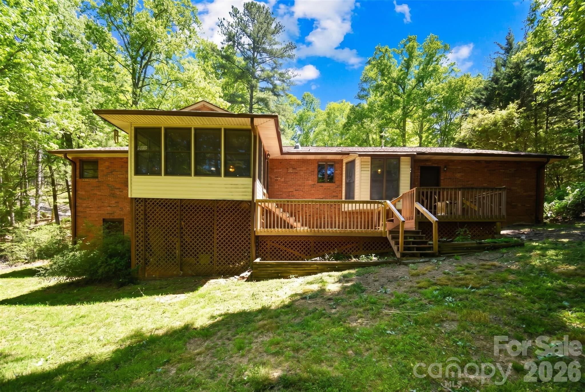 14 N Willow Wood Trail — Hendersonville
