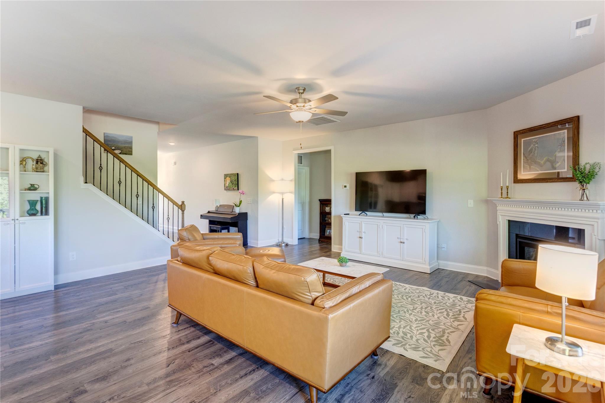 11728 Glenwood Drive — Locust