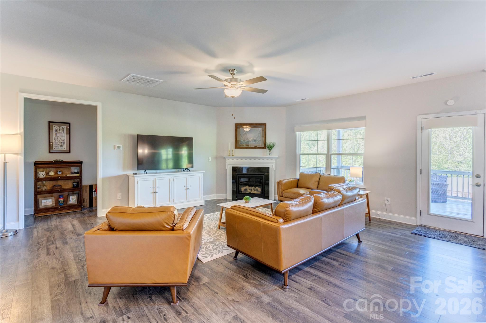 11728 Glenwood Drive — Locust