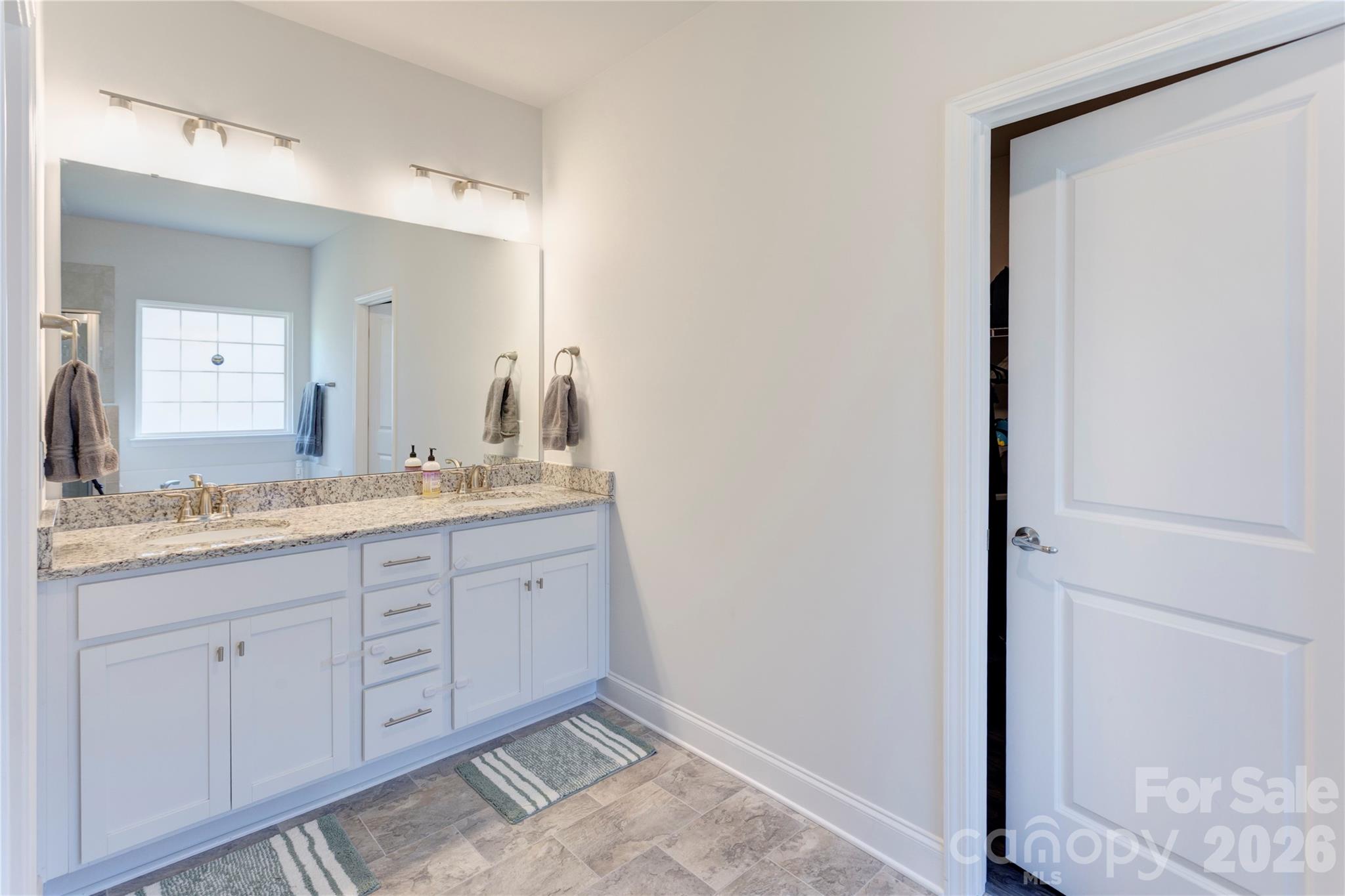 11728 Glenwood Drive — Locust