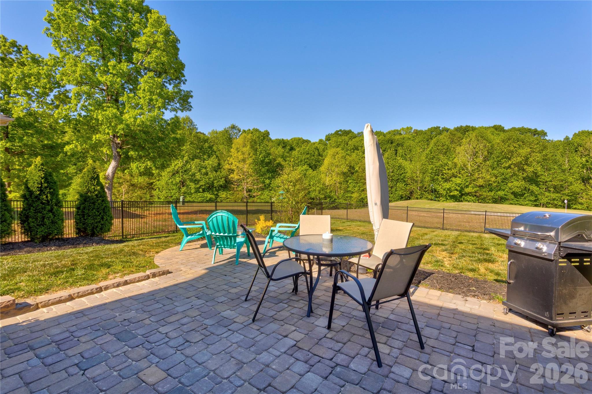 11728 Glenwood Drive — Locust