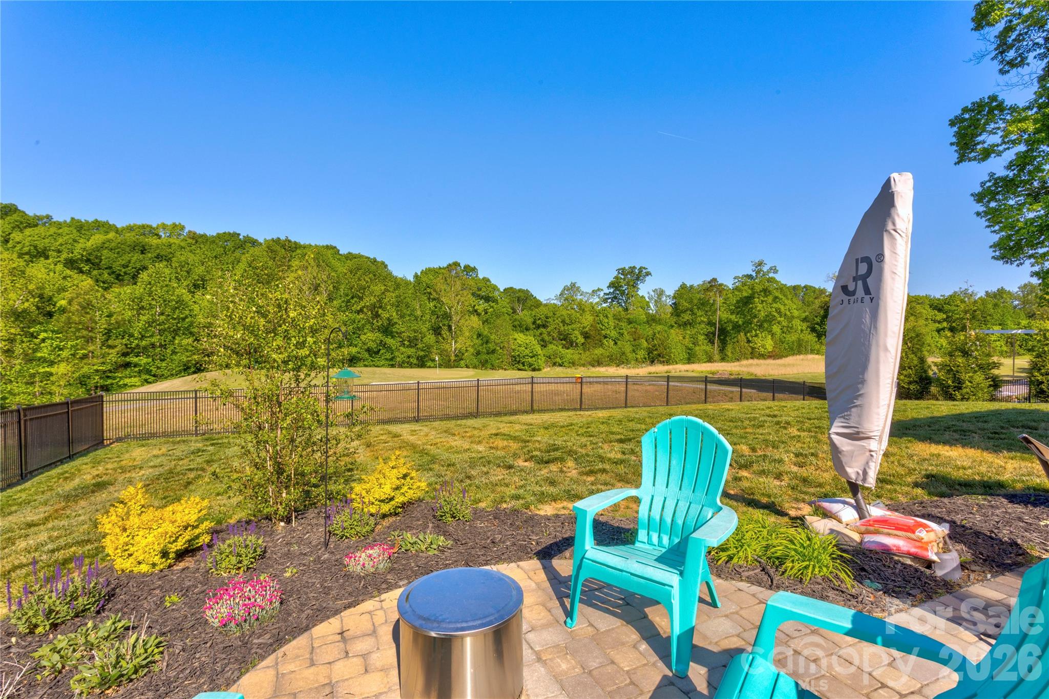 11728 Glenwood Drive — Locust