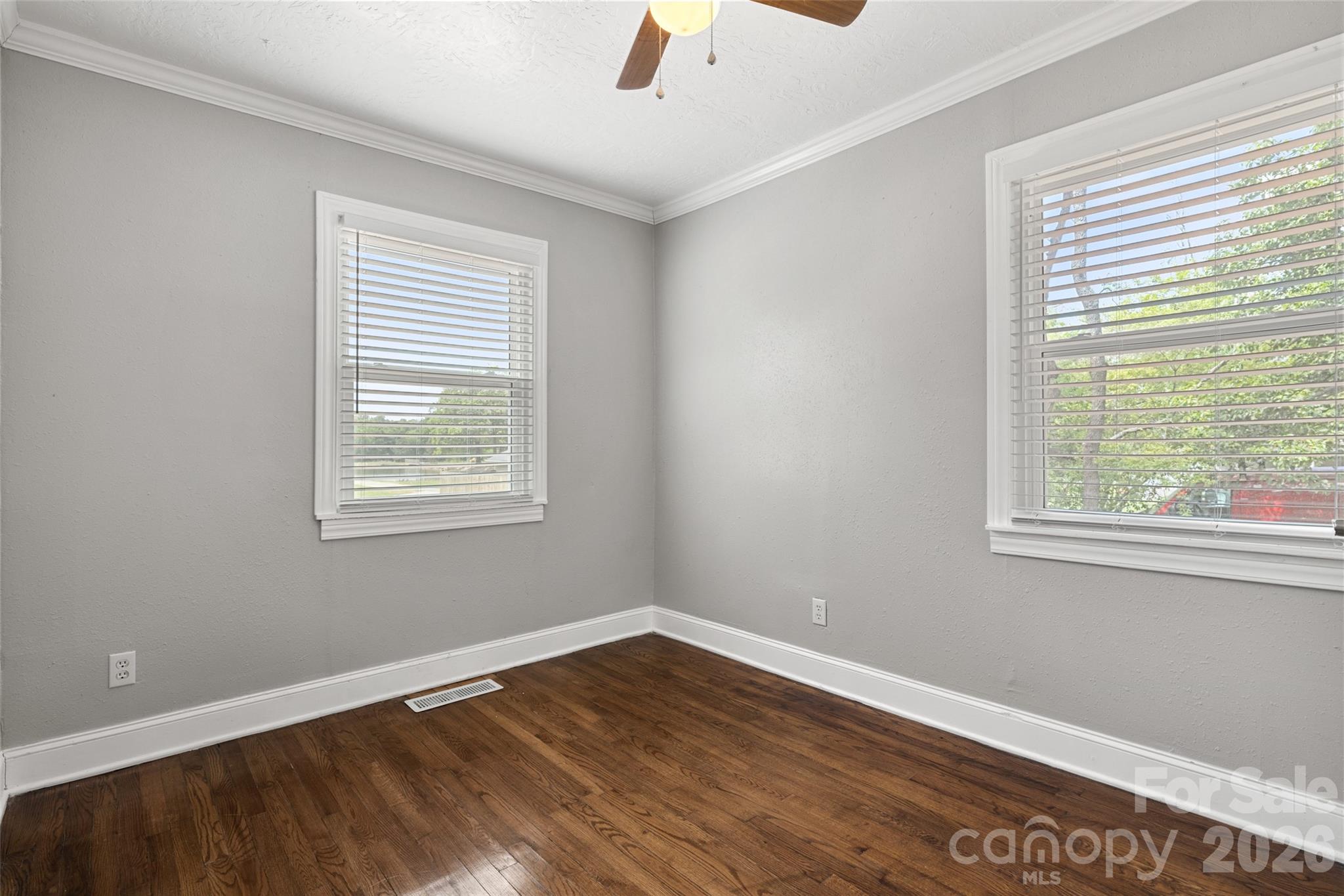 2123 Pinedell Avenue — Monroe