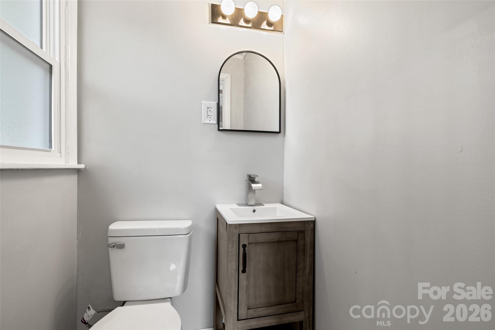2123 Pinedell Avenue — Monroe