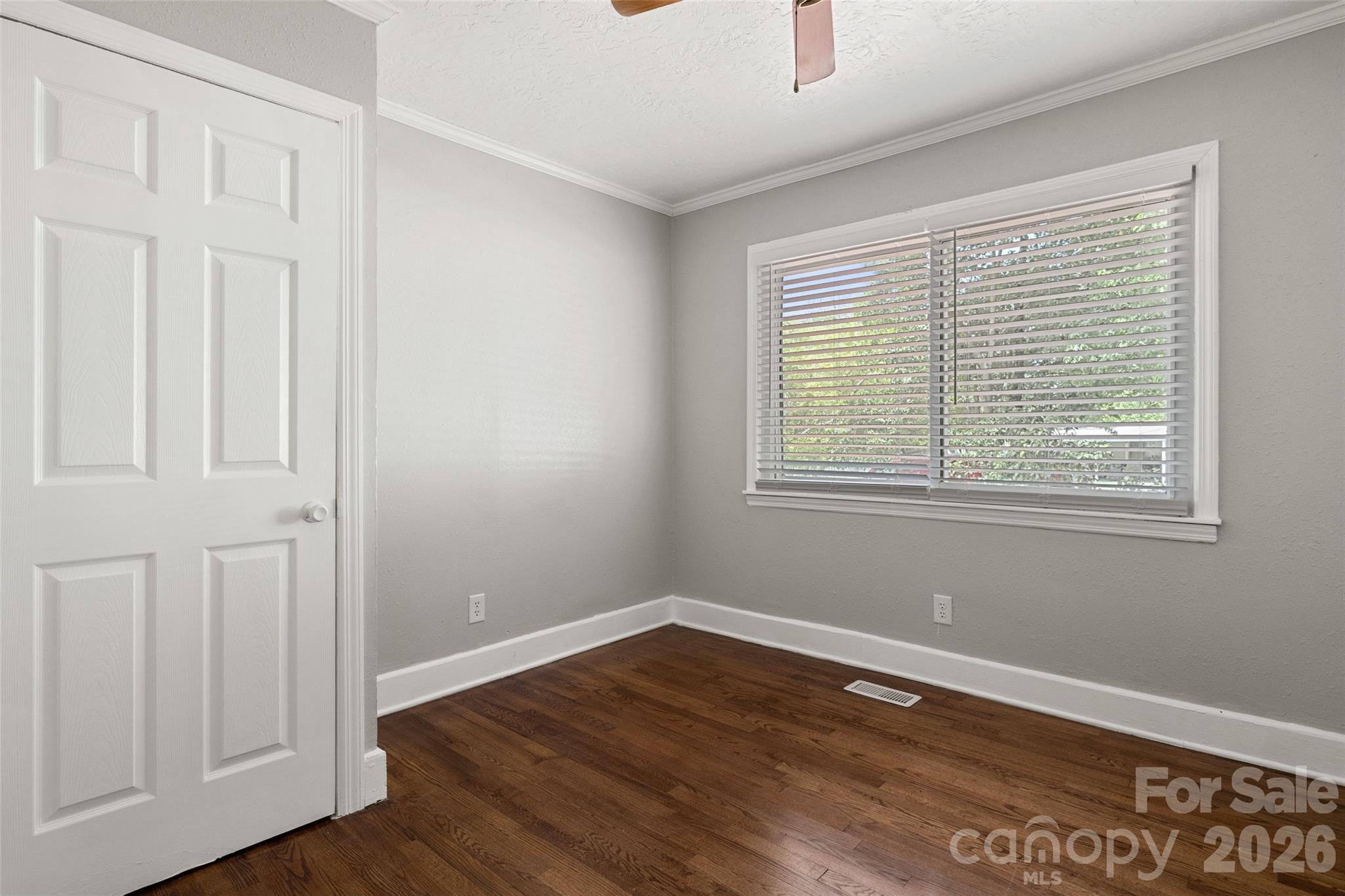 2123 Pinedell Avenue — Monroe