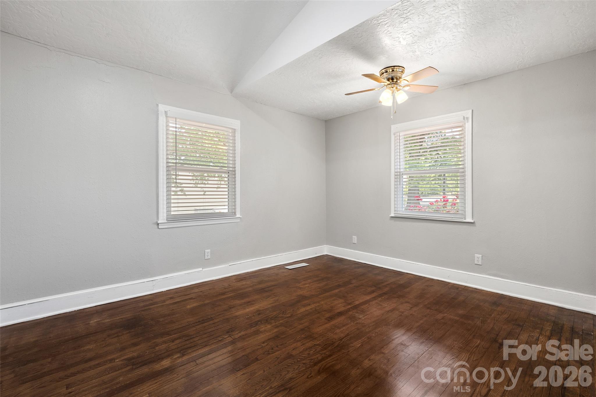 2123 Pinedell Avenue — Monroe
