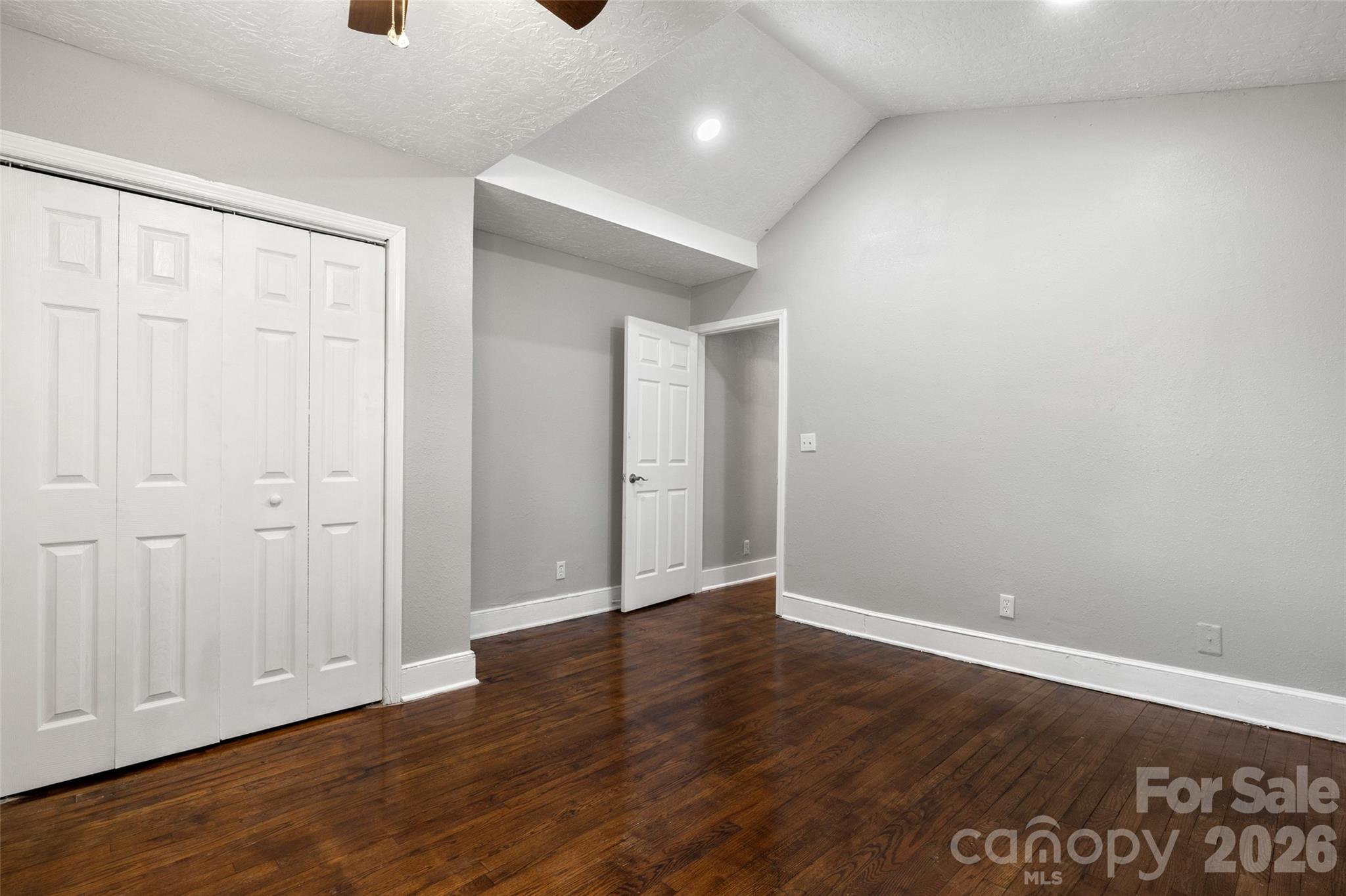 2123 Pinedell Avenue — Monroe